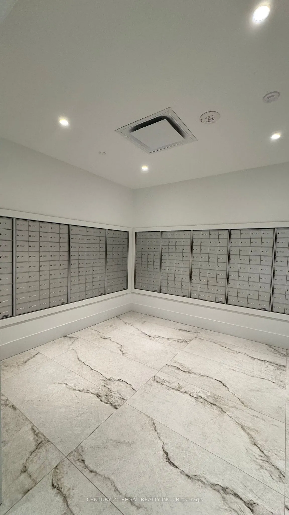 4010 Eglinton Avenue W #417