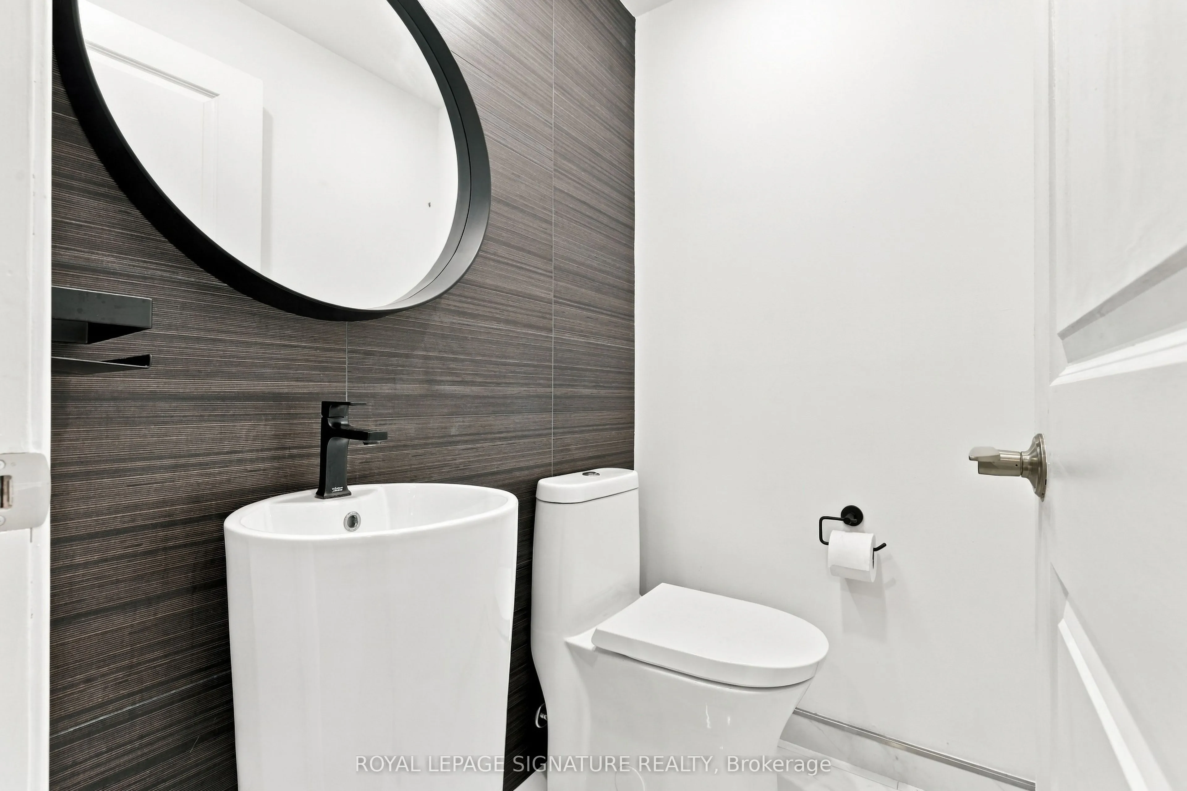 2230 Lake Shore Boulevard W #107