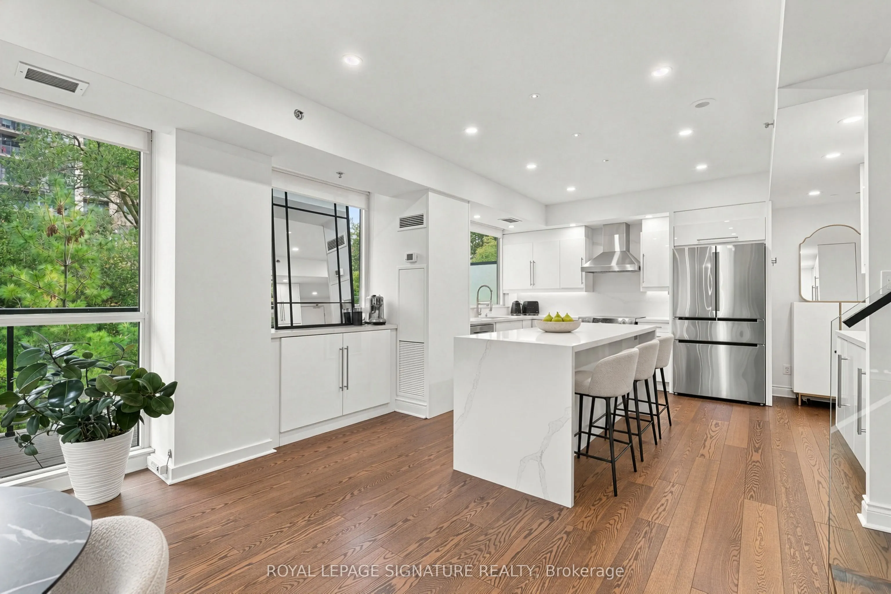 2230 Lake Shore Boulevard W #107