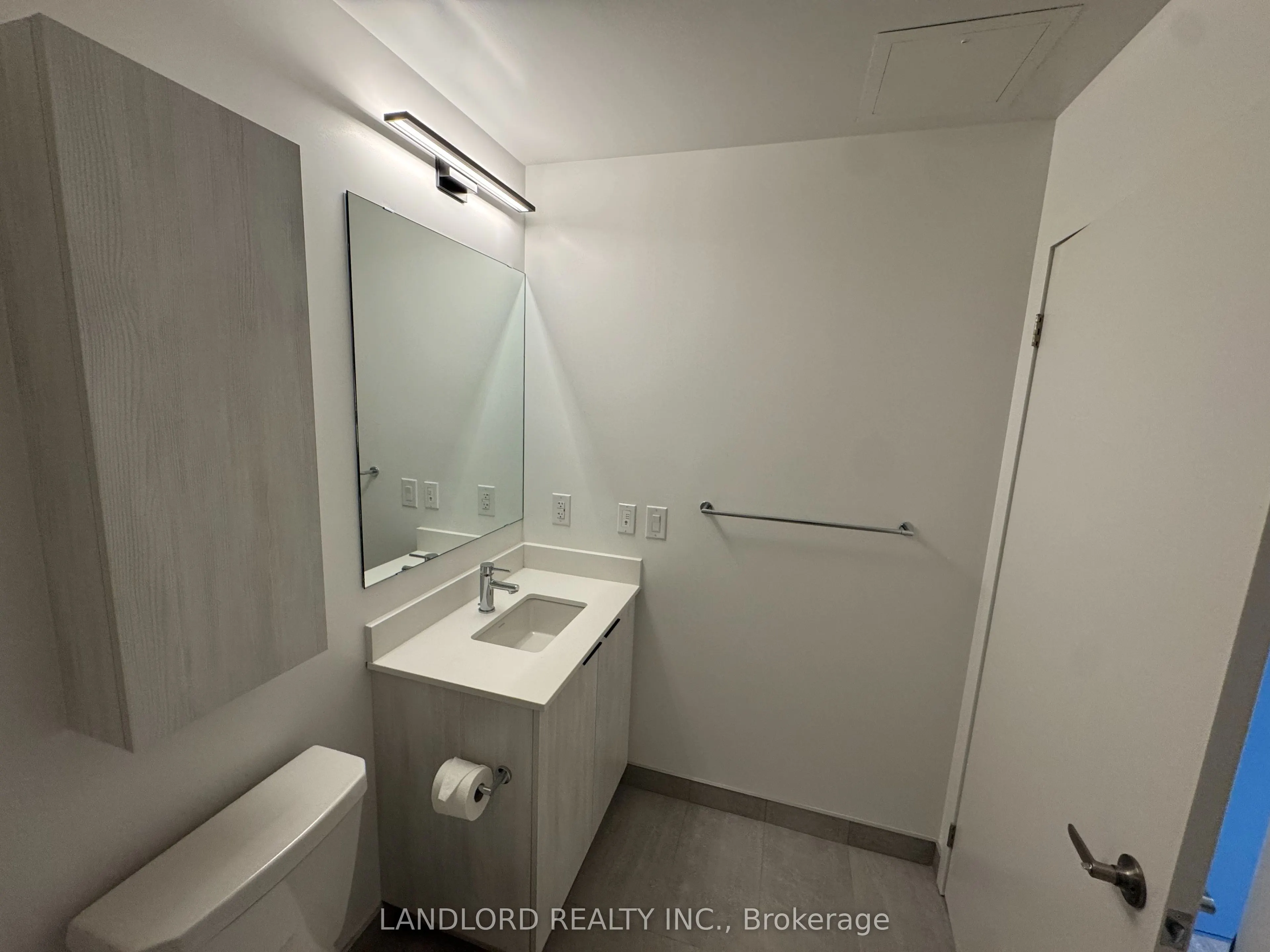 2485 Eglinton Avenue W #321