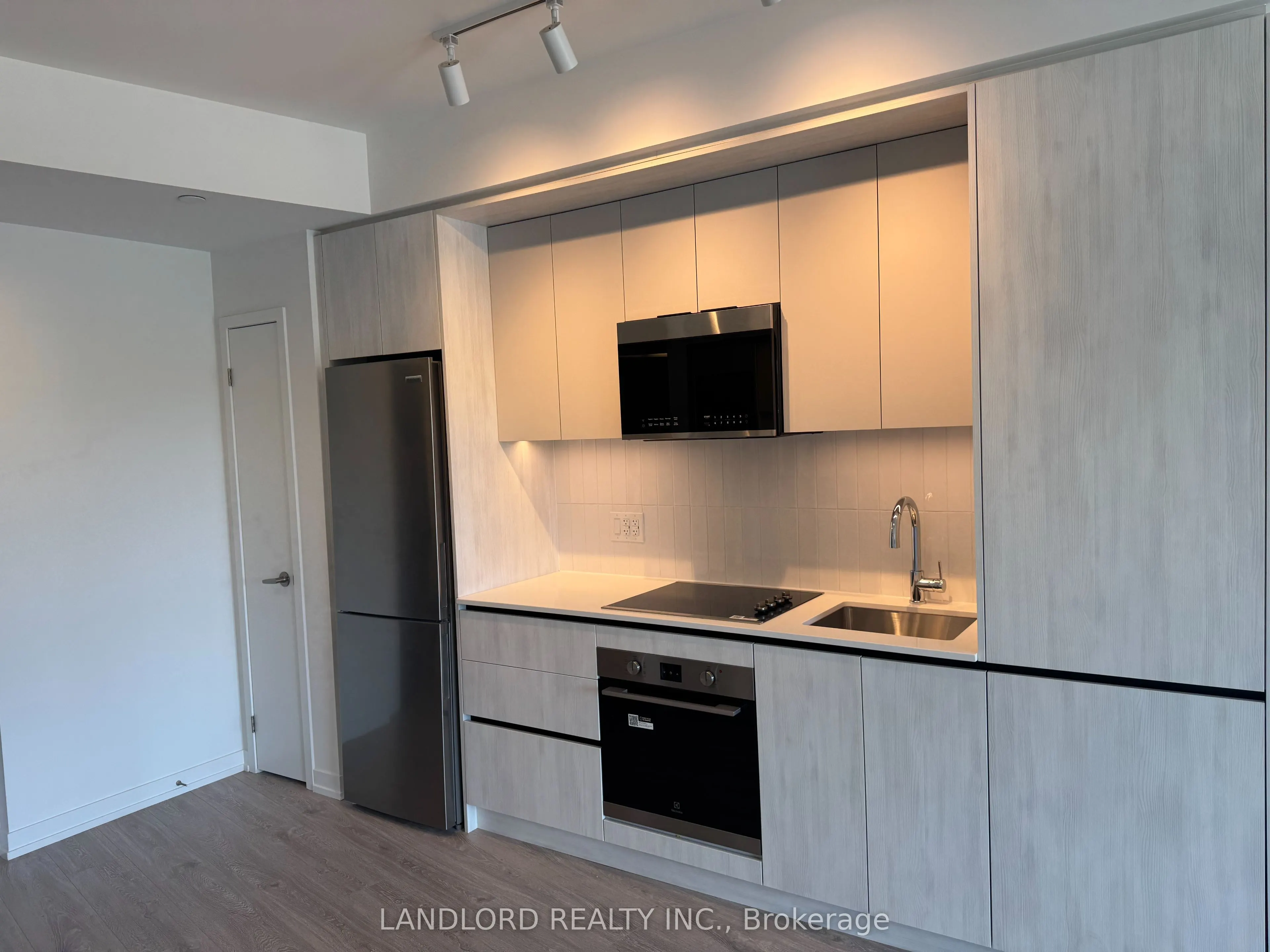 2485 Eglinton Avenue W #321