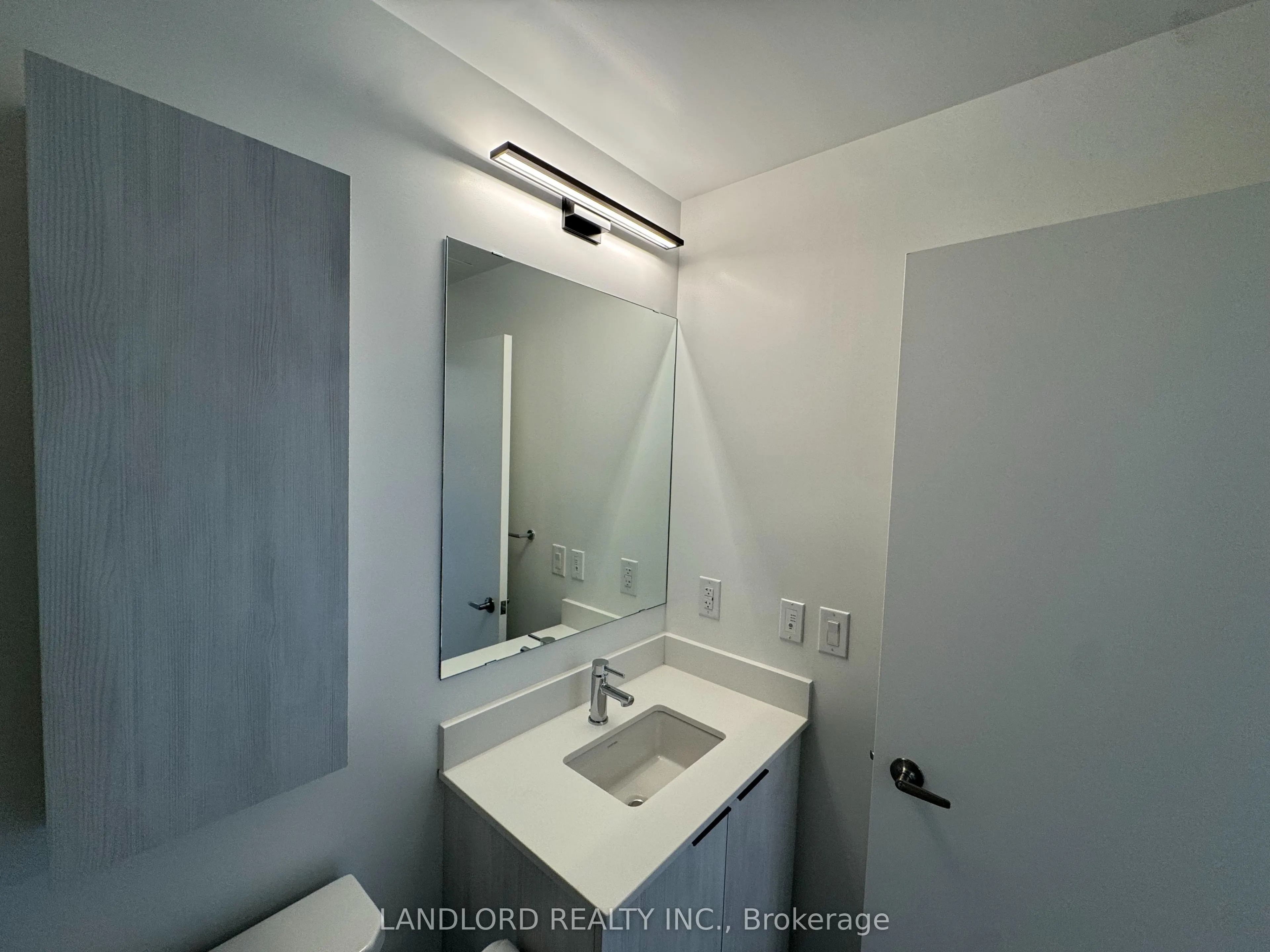 2485 Eglinton Avenue W #321