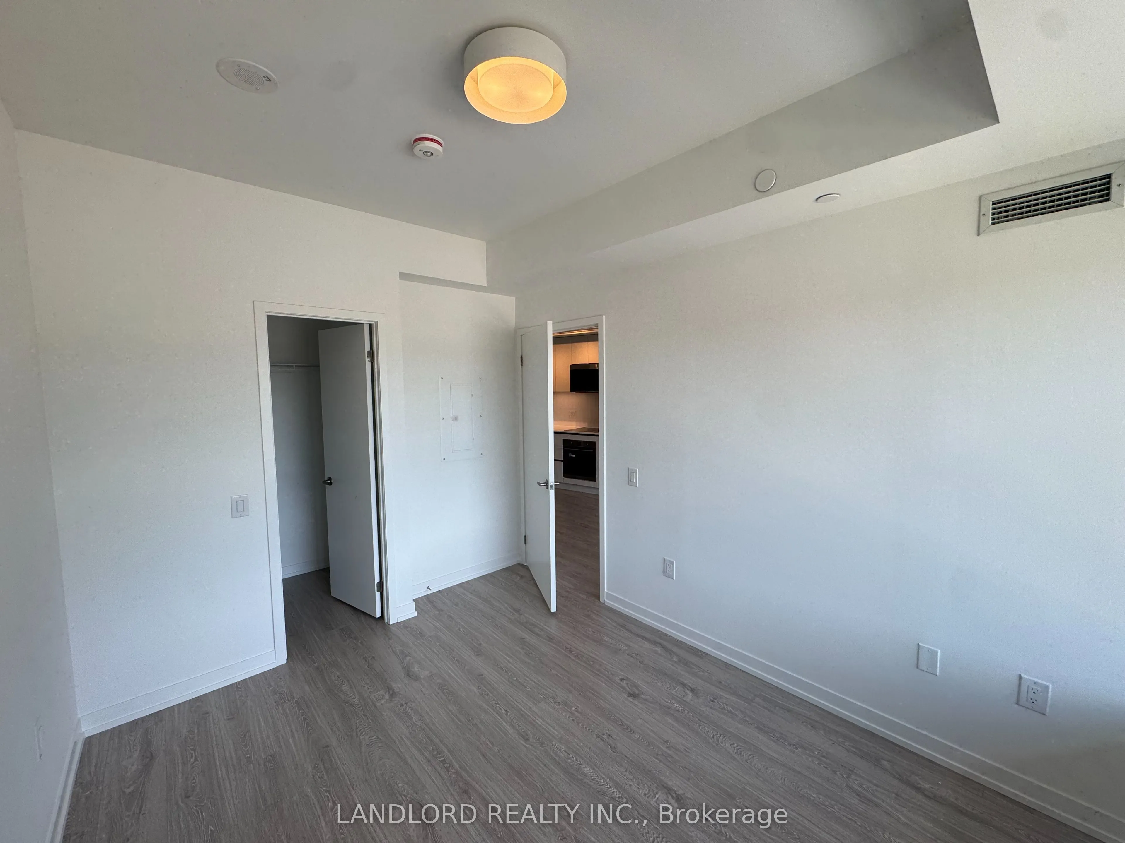 2485 Eglinton Avenue W #321