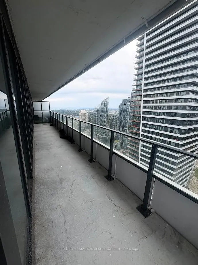 20 Shore Breeze Drive #3503
