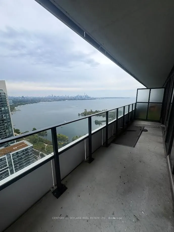 20 Shore Breeze Drive #3503