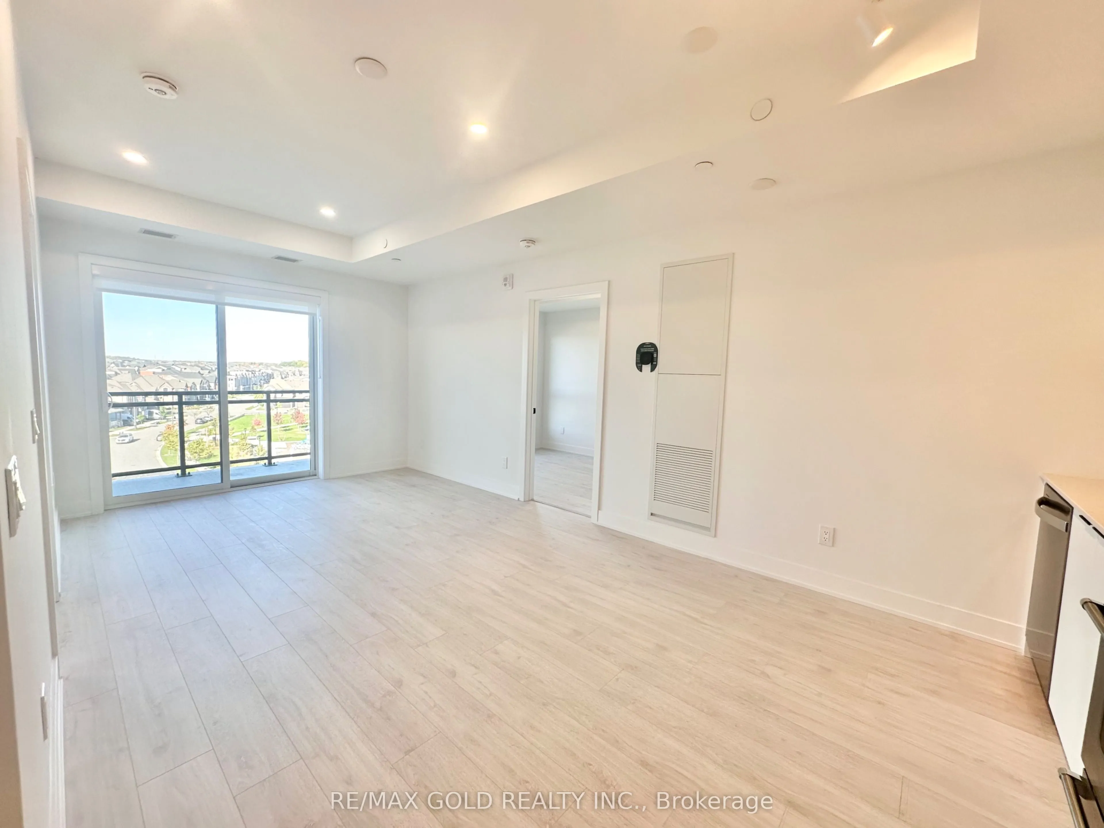 3008 William Cutmore Boulevard #605