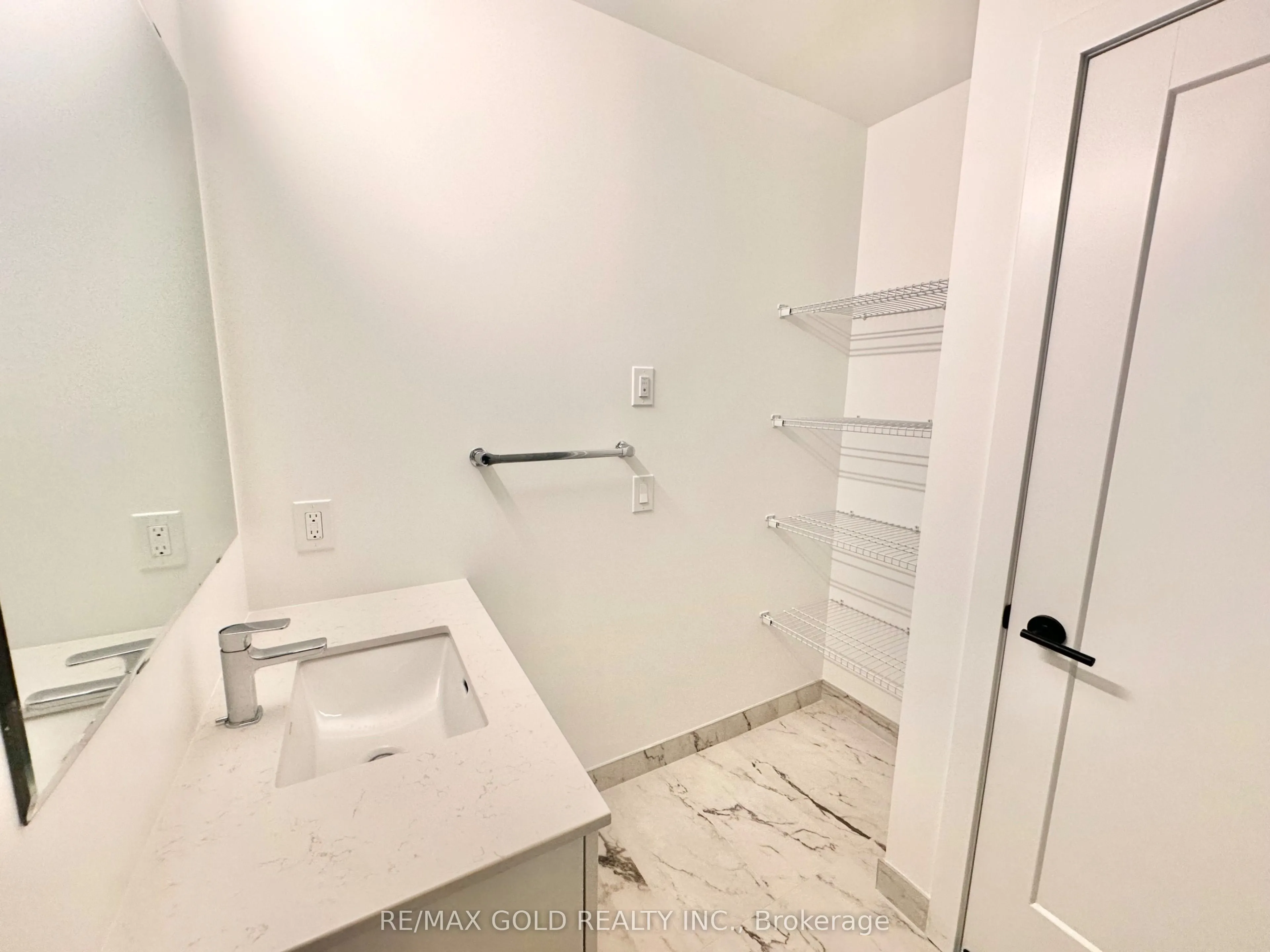 3008 William Cutmore Boulevard #605