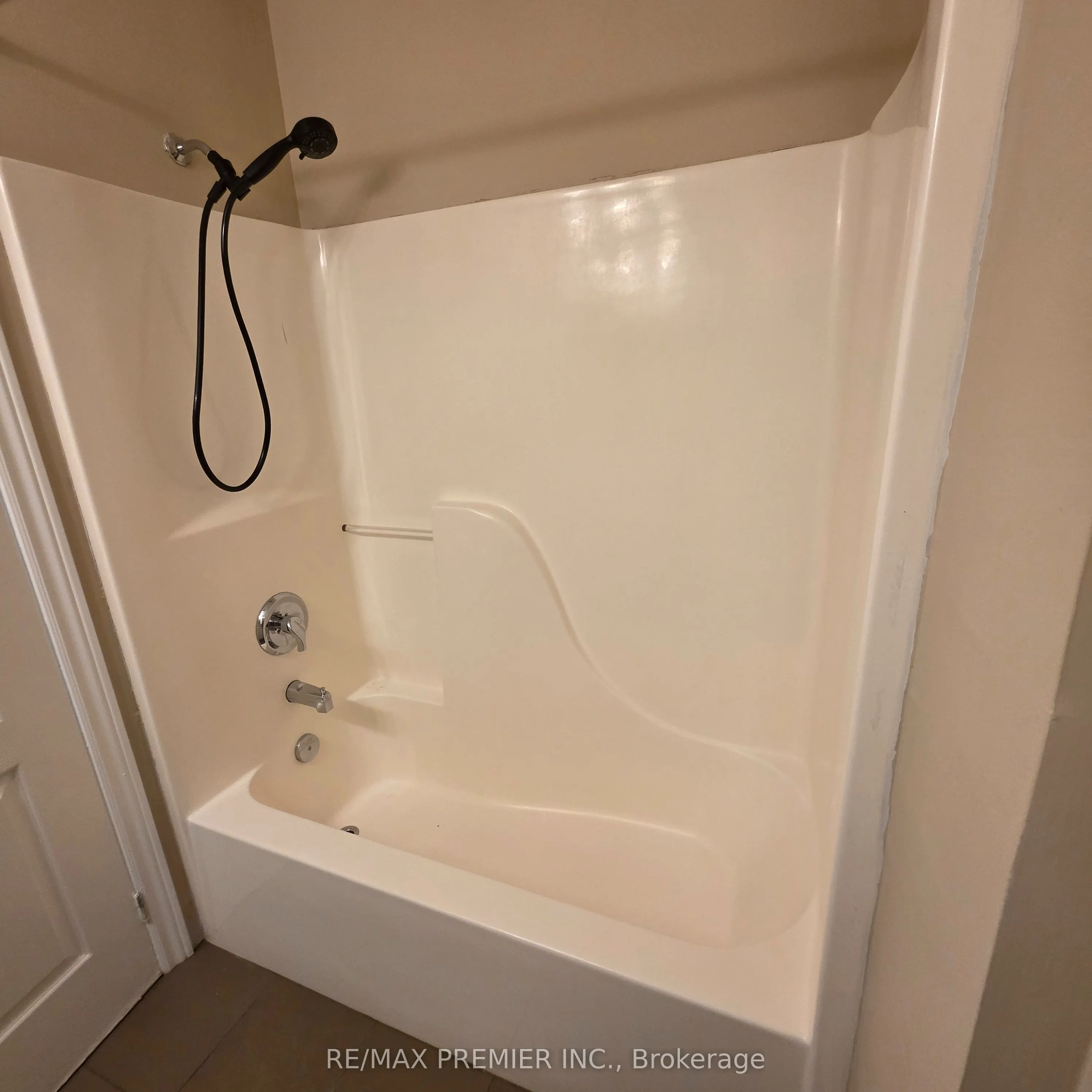 1487 King Street W #103 - Upper
