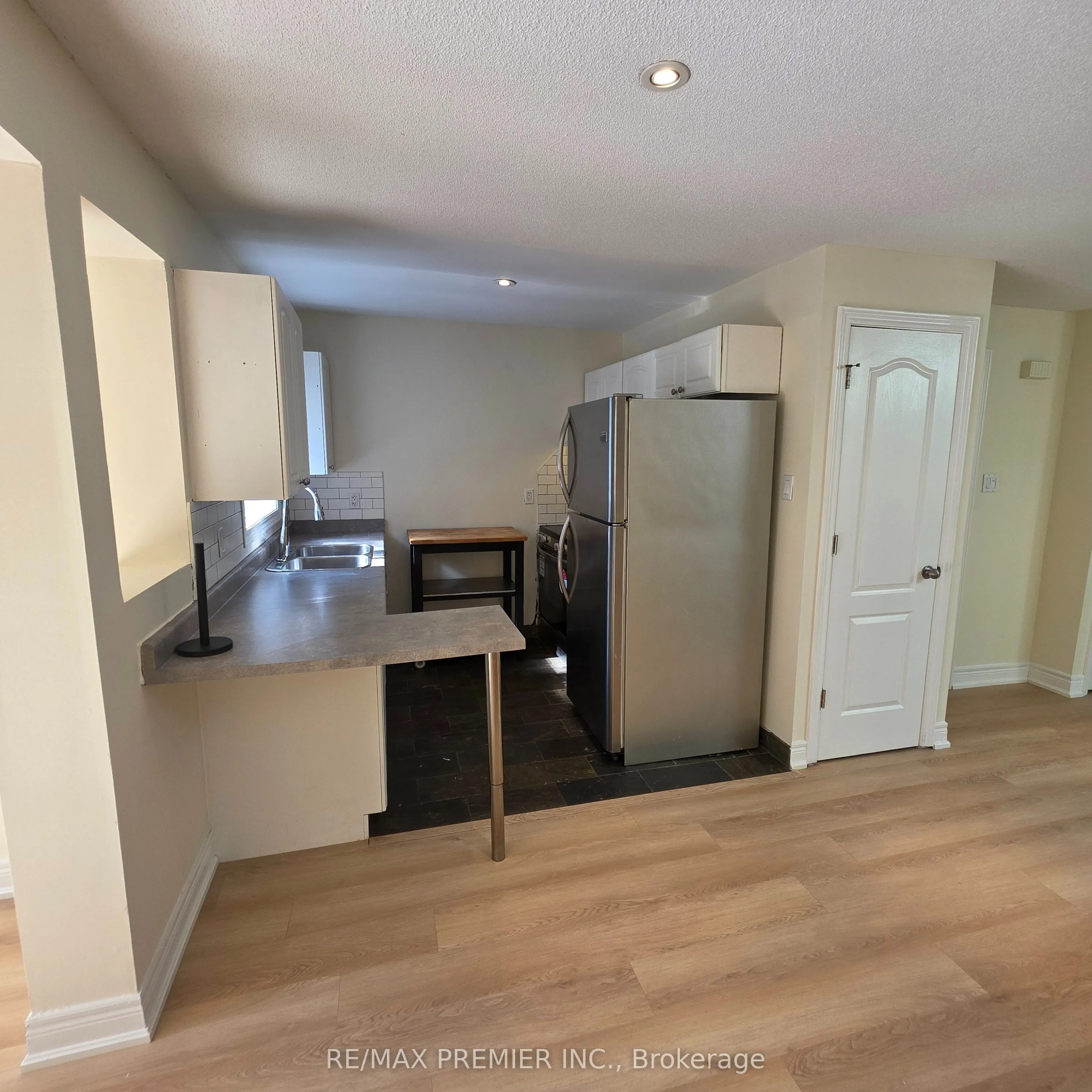 1487 King Street W #103 - Upper