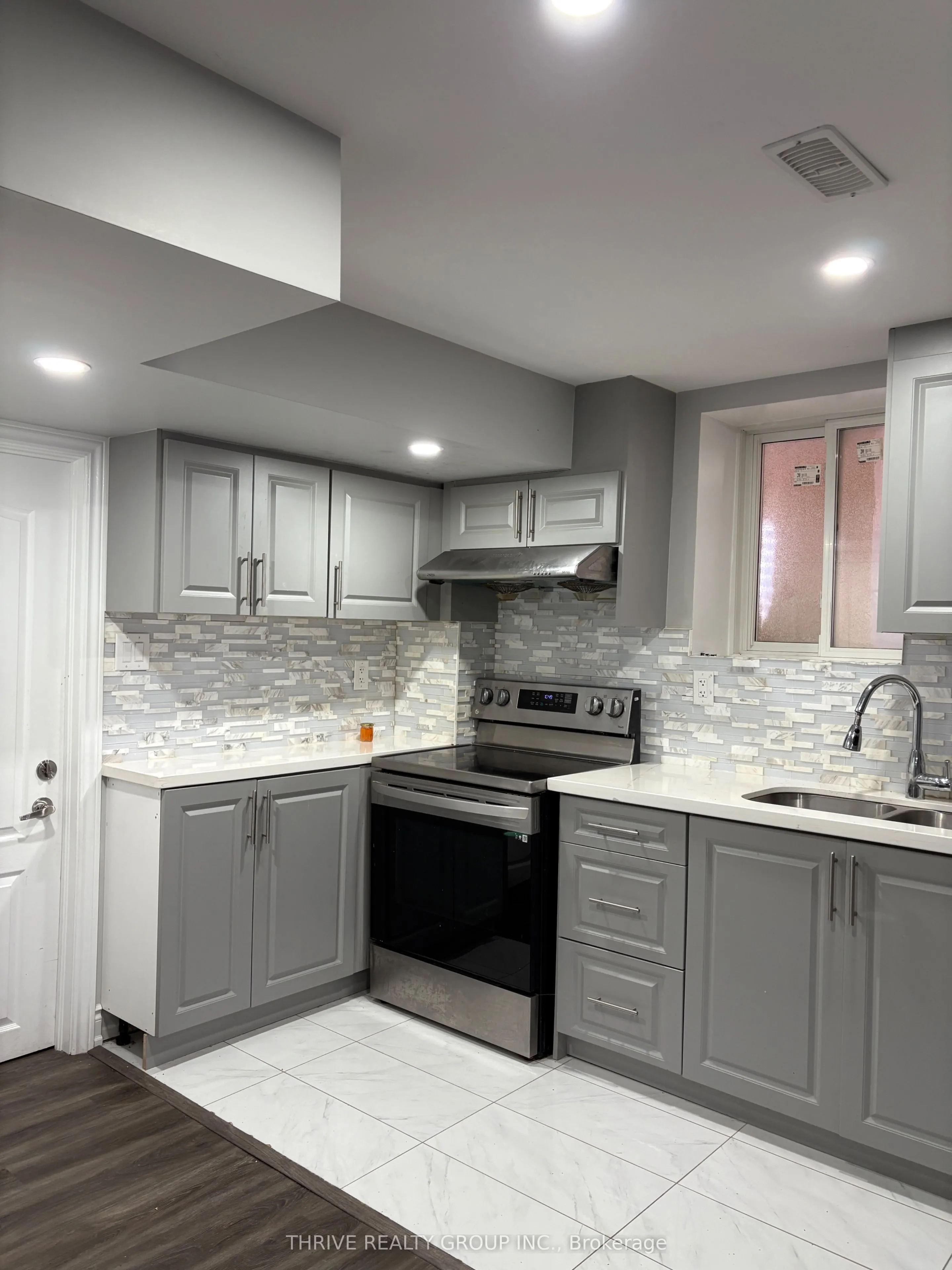 1215 Clifford Point