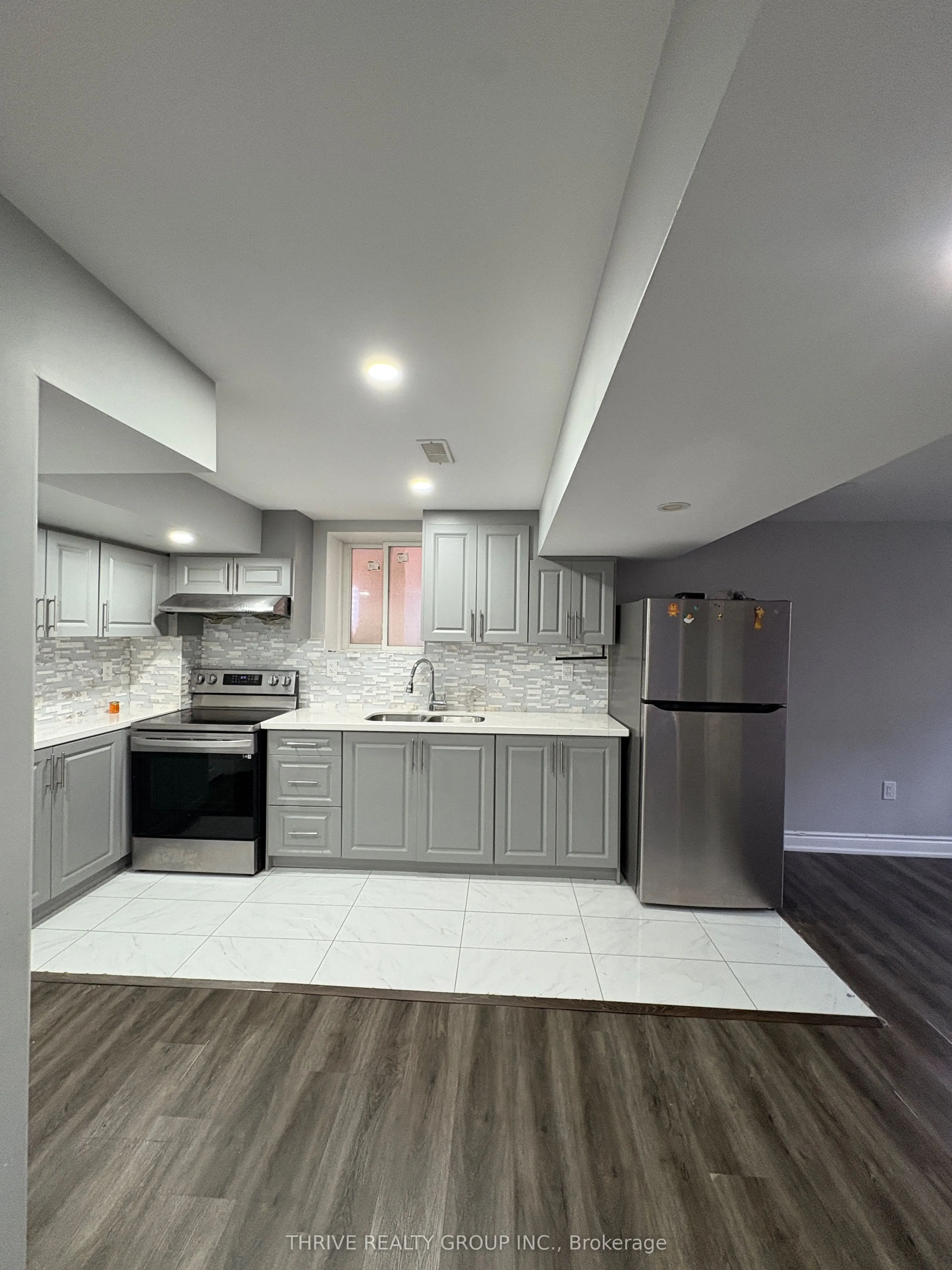 1215 Clifford Point