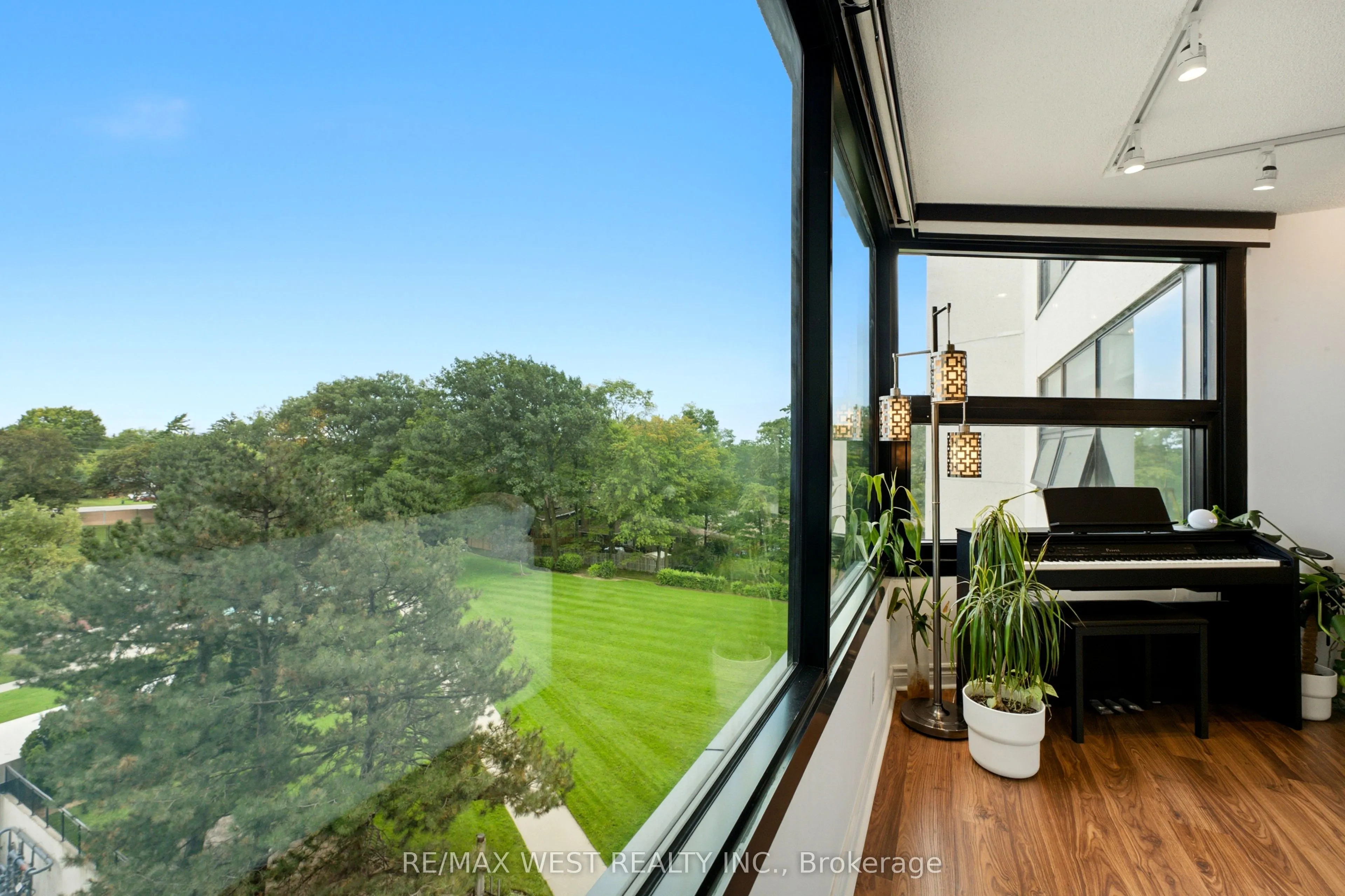 1300 Bloor Street #504