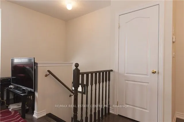 1413 Granrock Crescent