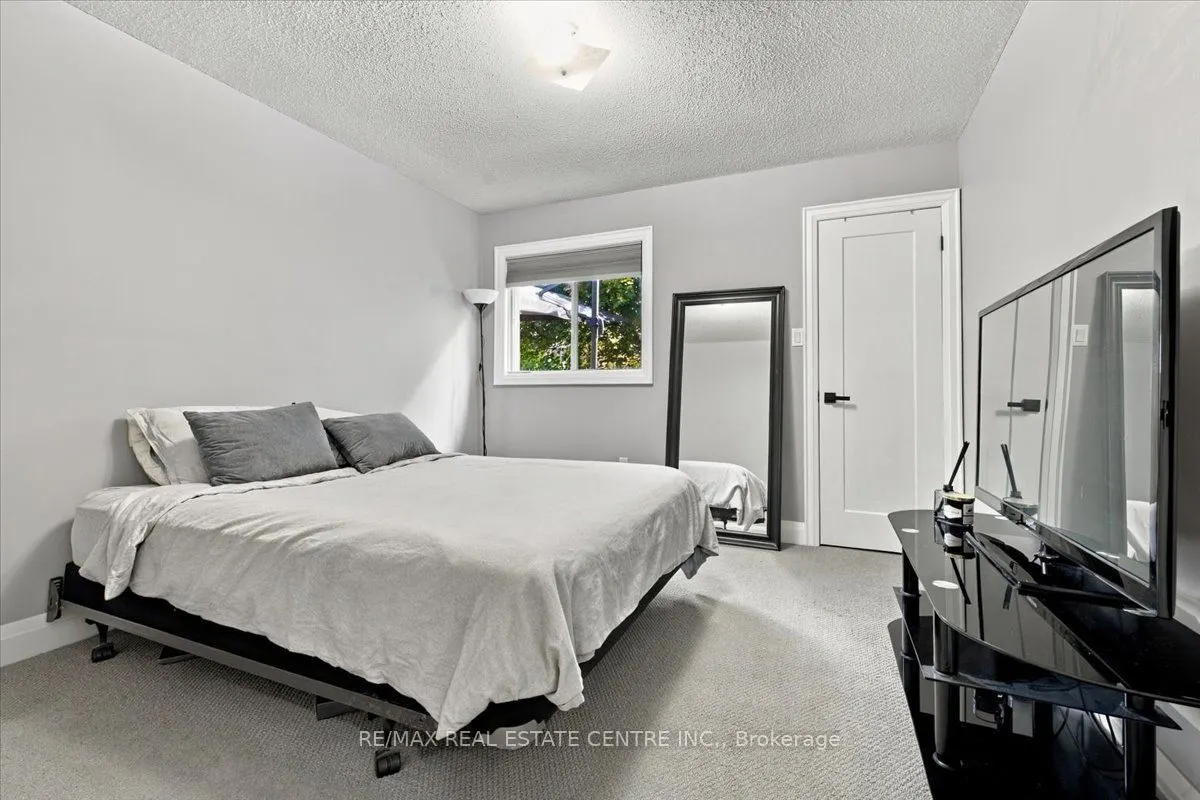 22 Birchway Place