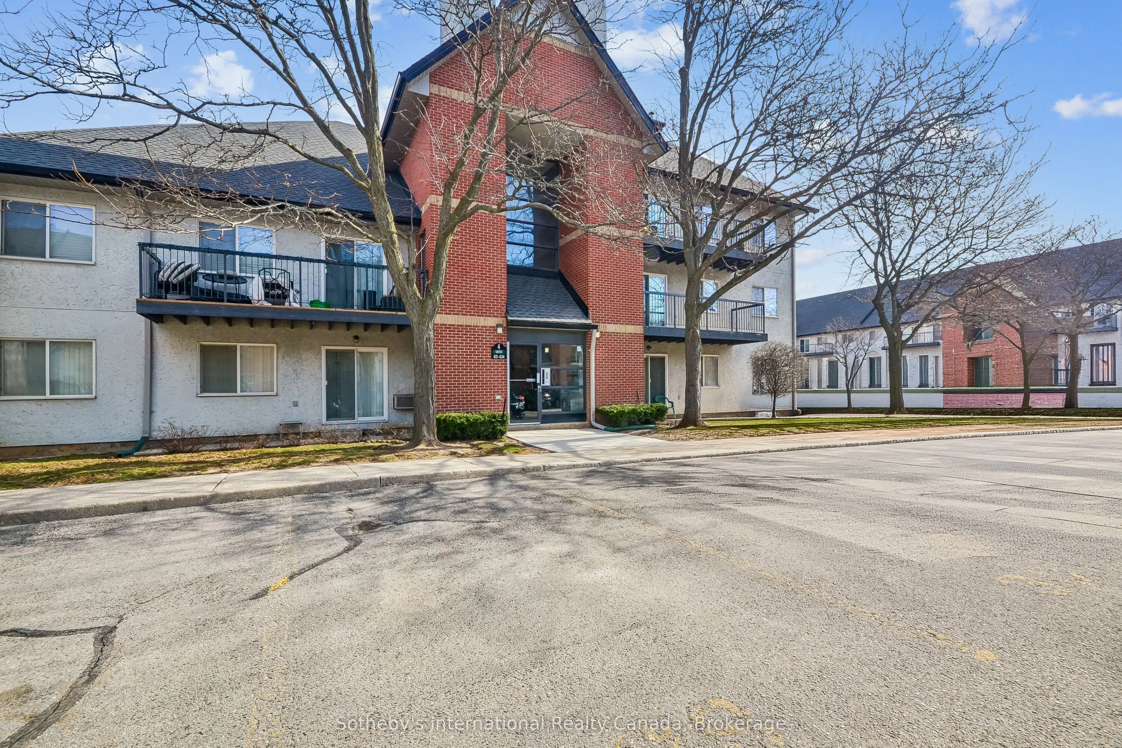 1450 Glen Abbey Gate #434