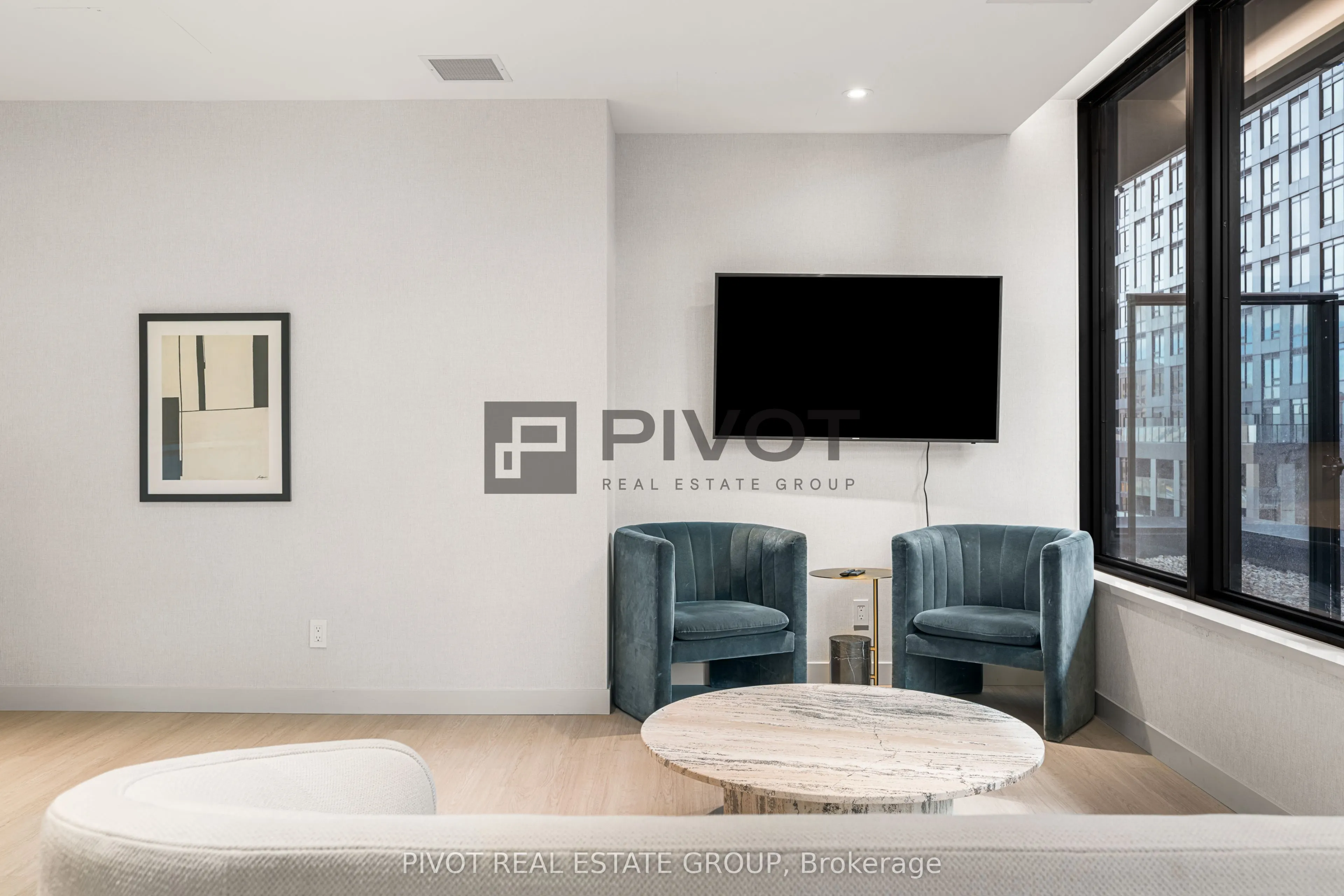 4023 The Exchange #1802