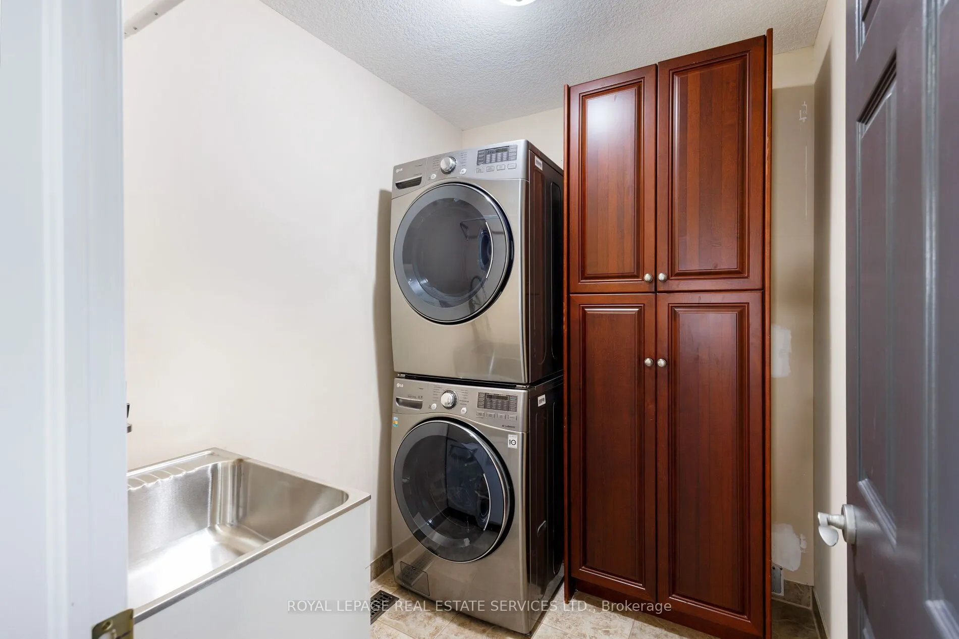 2619 North Ridge Trail