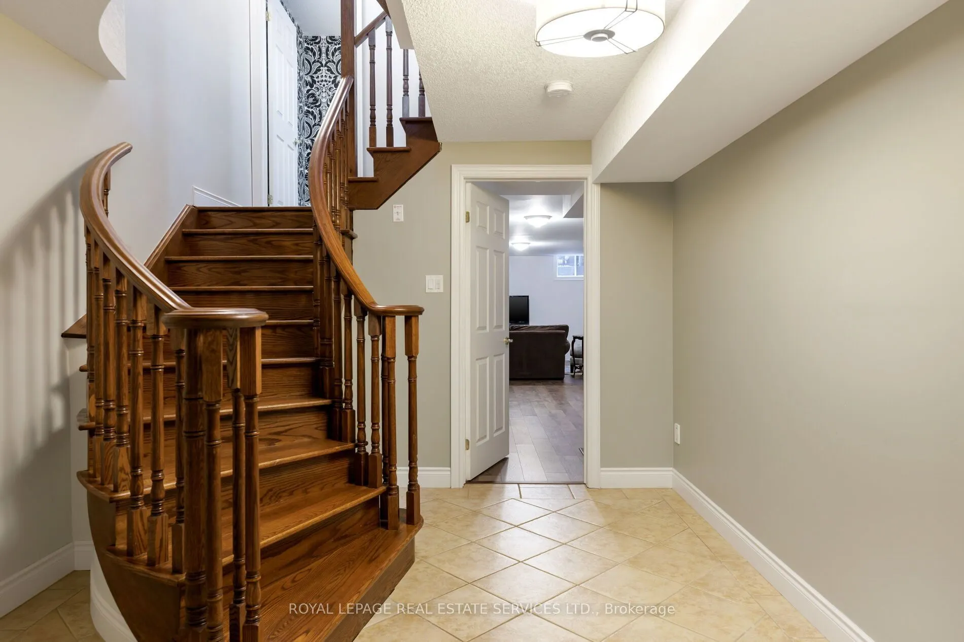 2619 North Ridge Trail