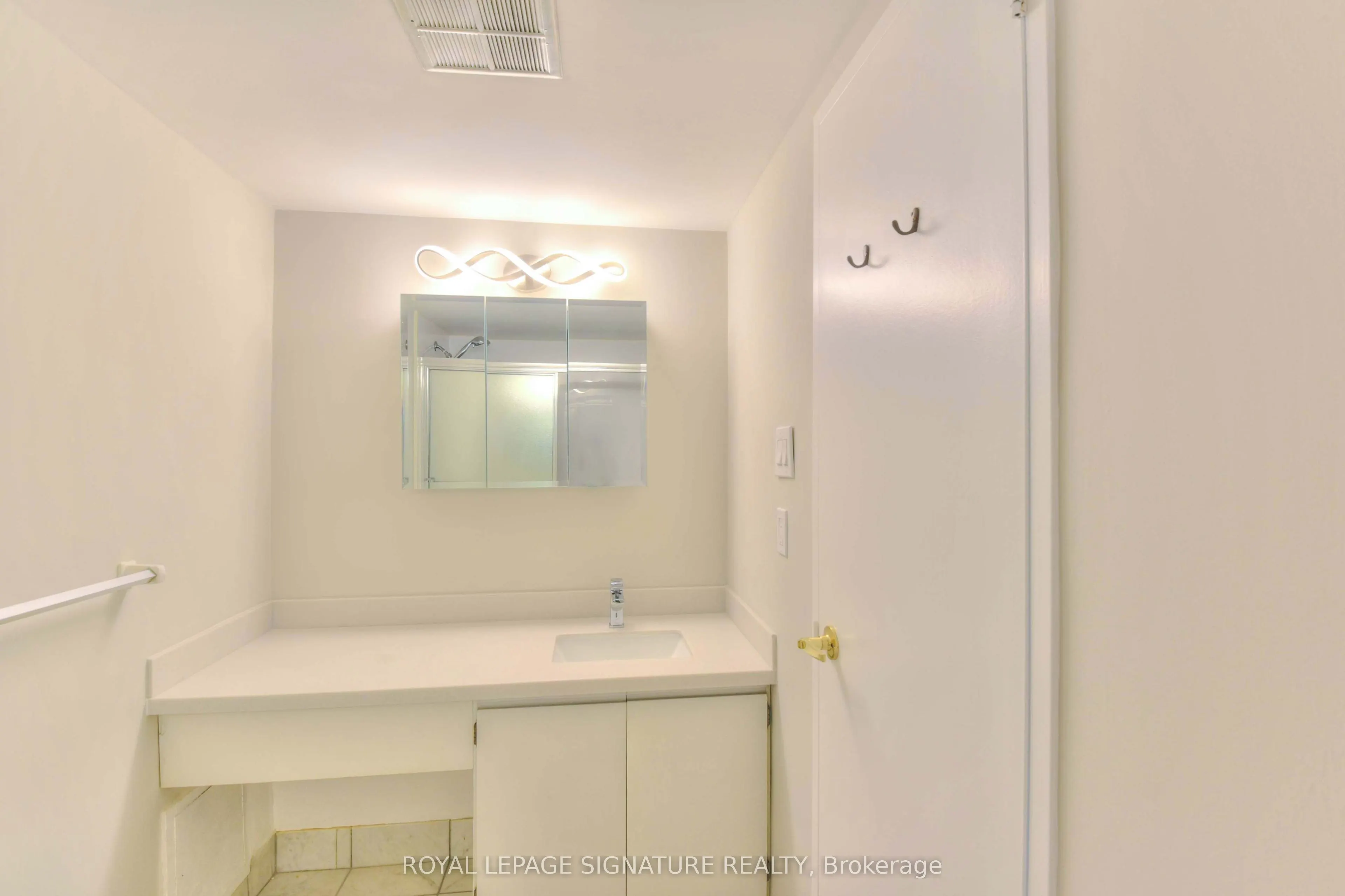 627 The West Mall #1507