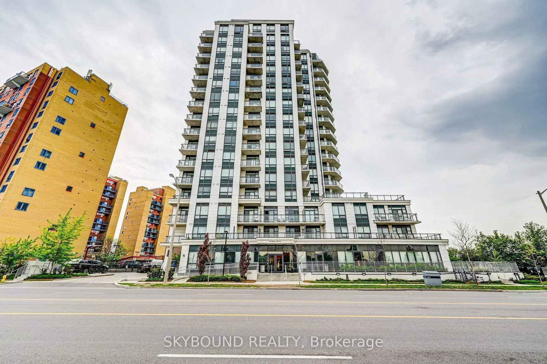 840 Queens Plate Drive #303