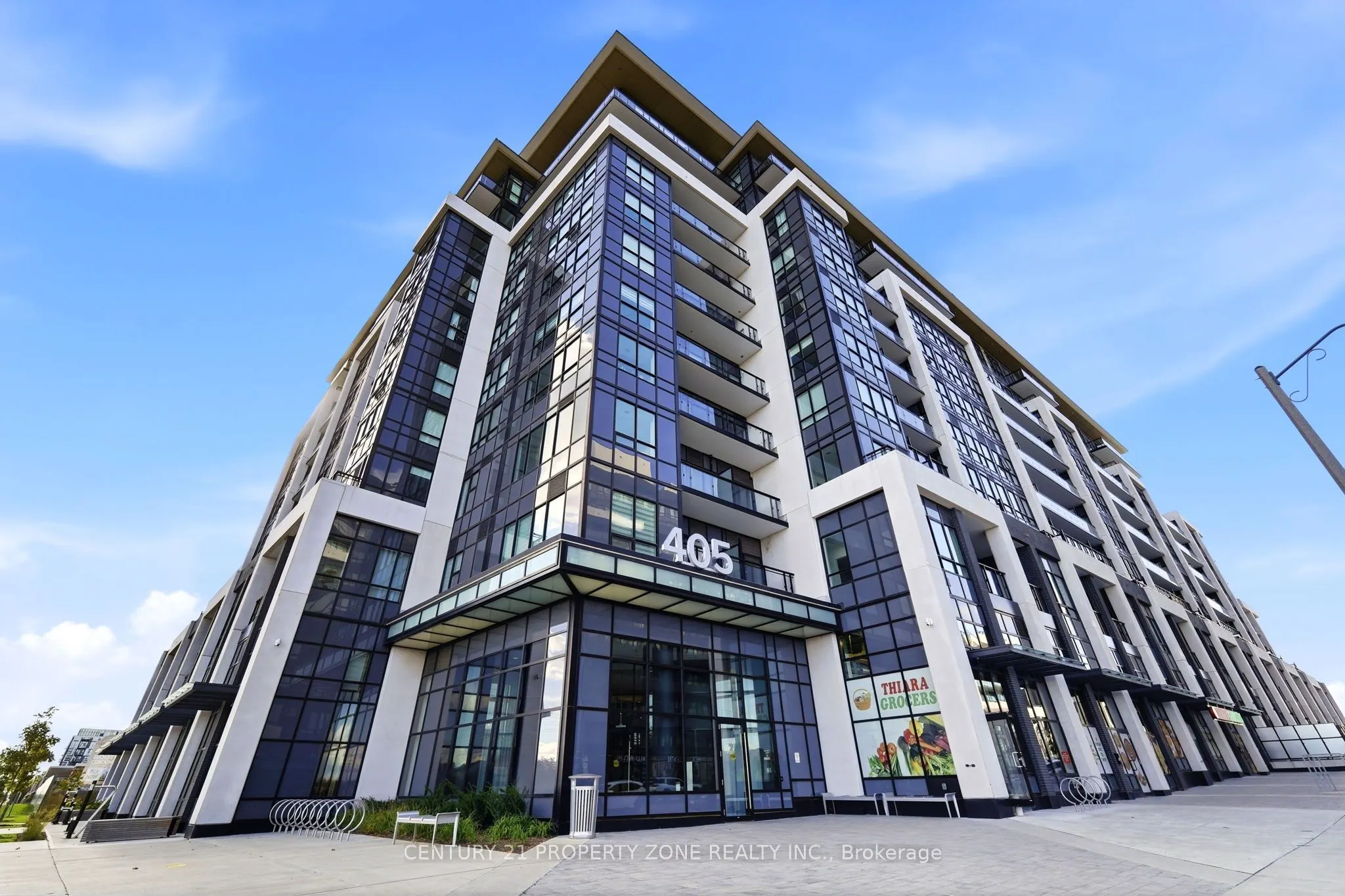 405 Dundas Street W #719