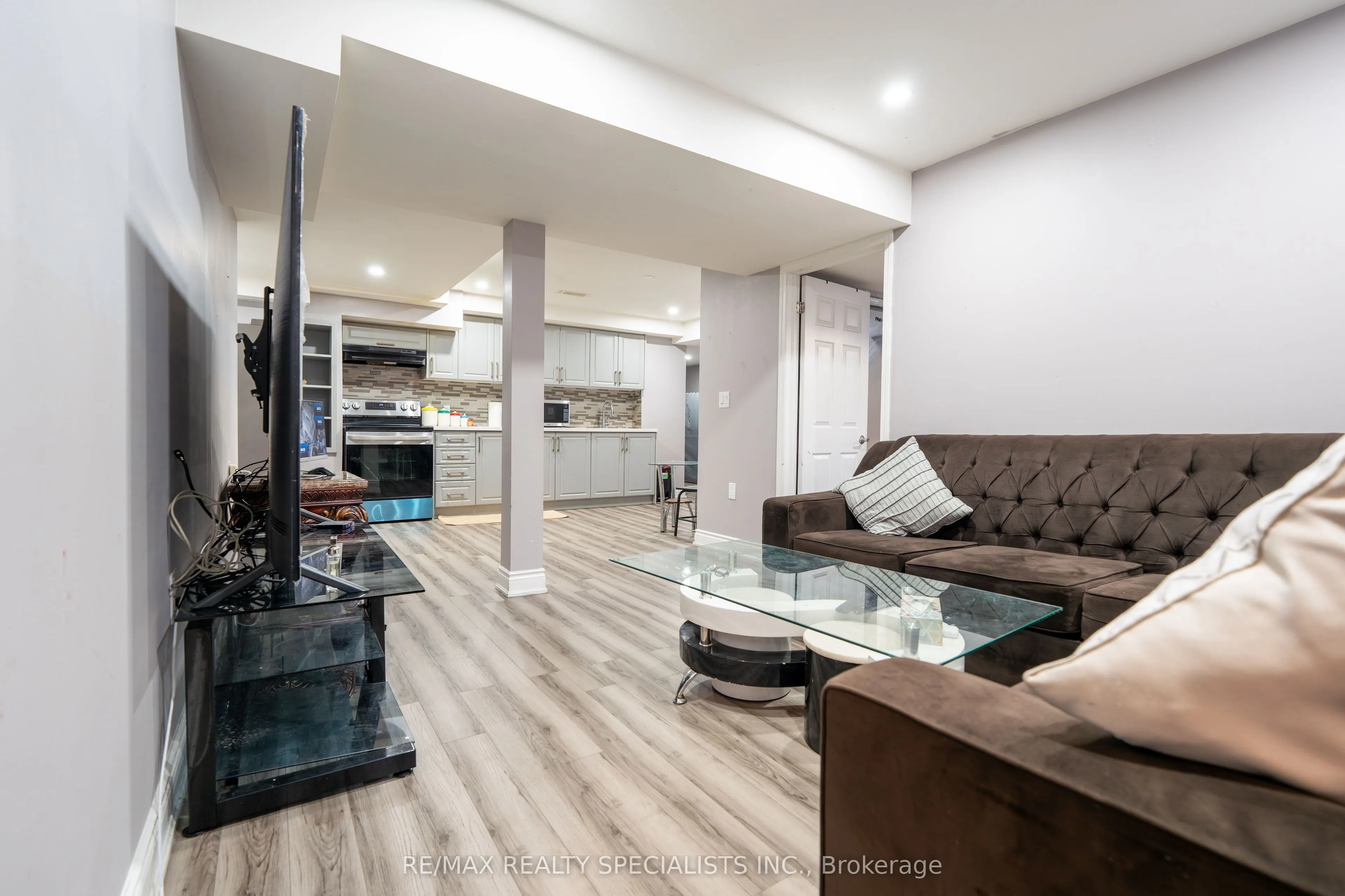 1 Boothill Drive