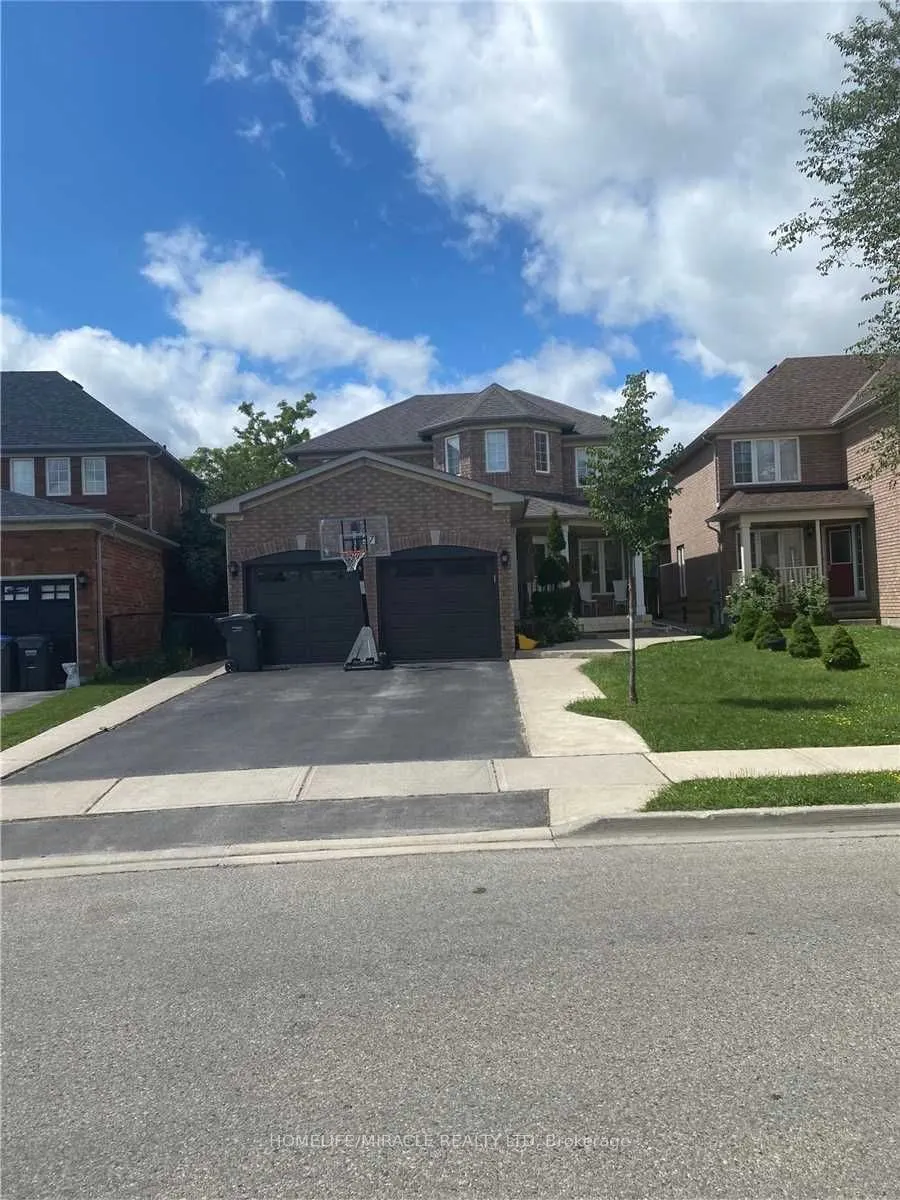 37 Snow Leopard Court #Upper