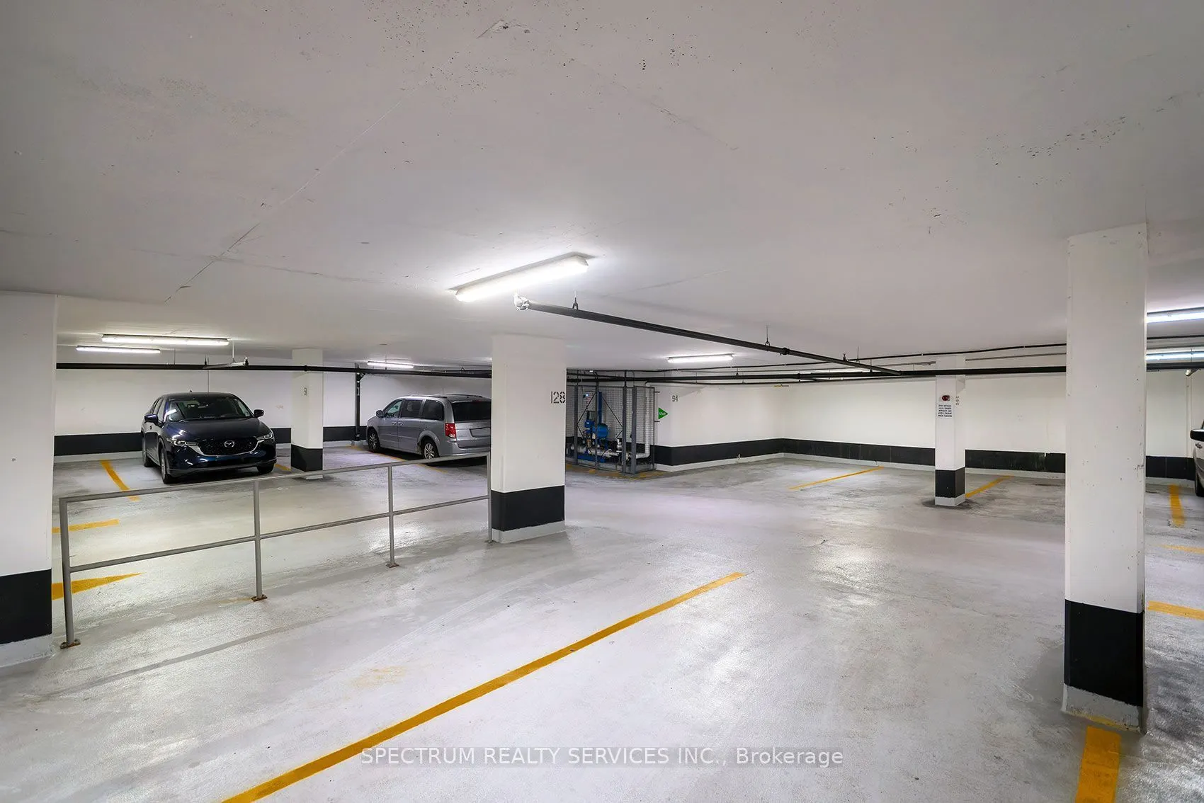 1461 Lawrence Avenue #307