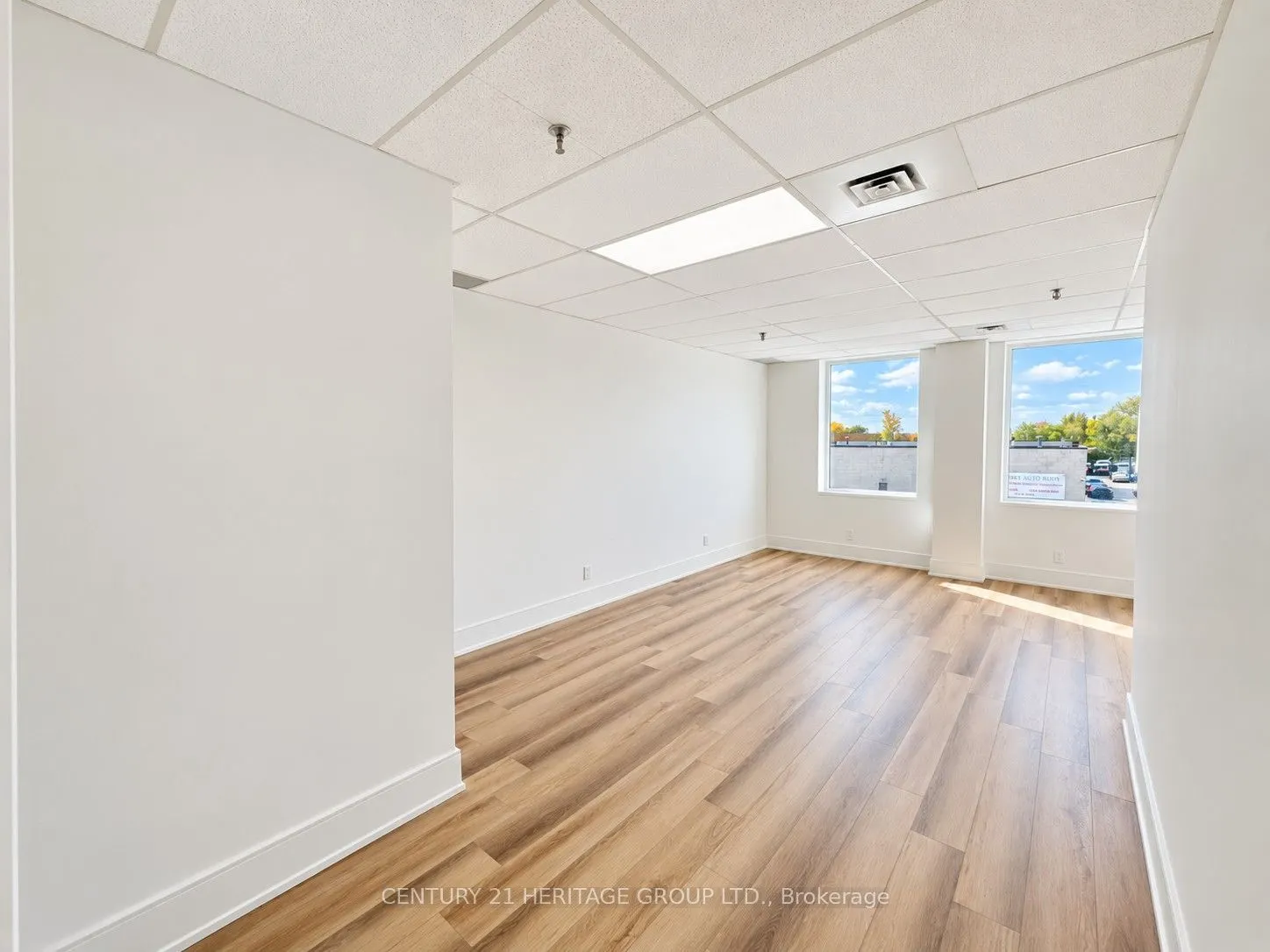 4544 Dufferin Street #207
