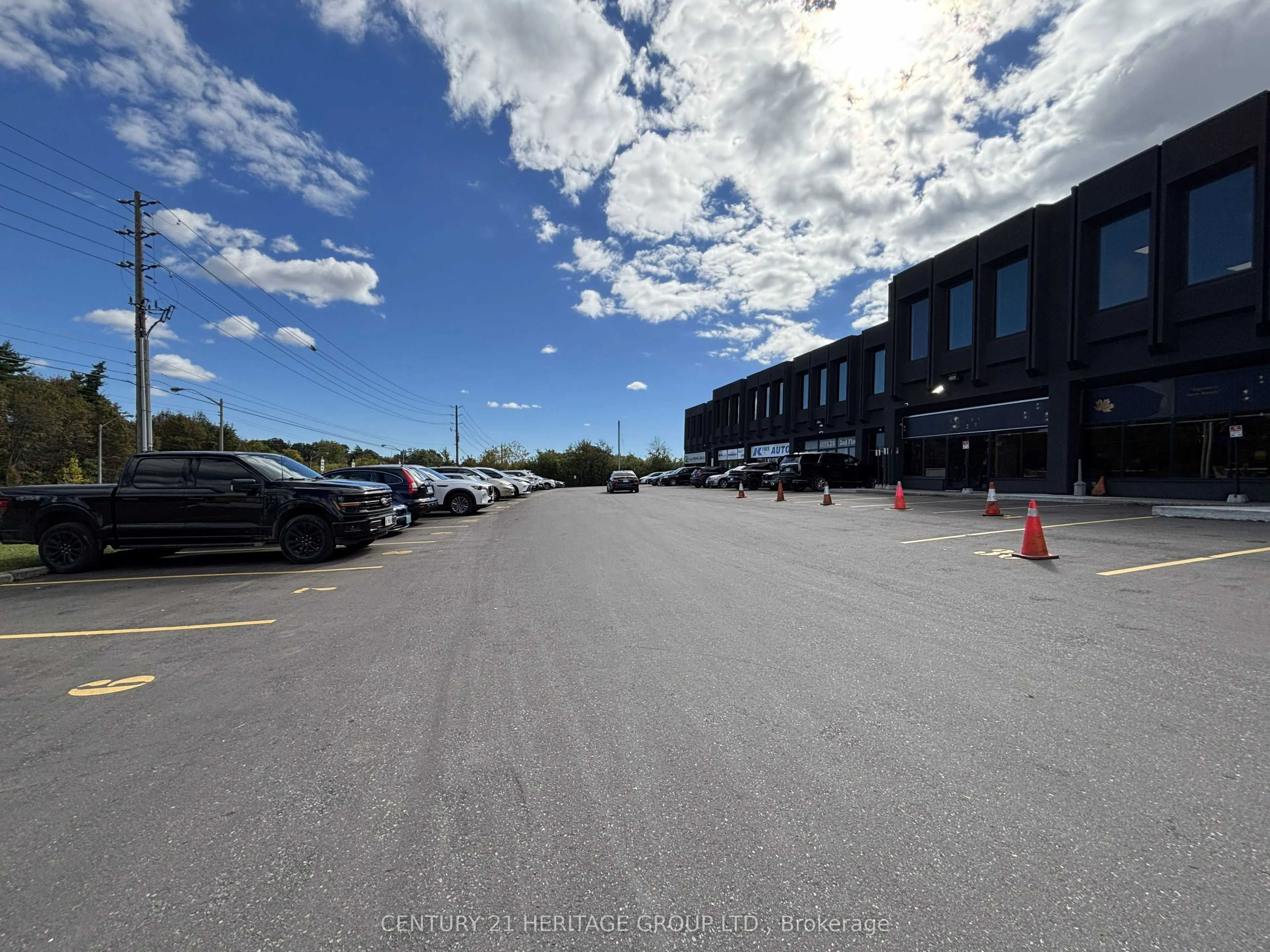 4544 Dufferin Street #207