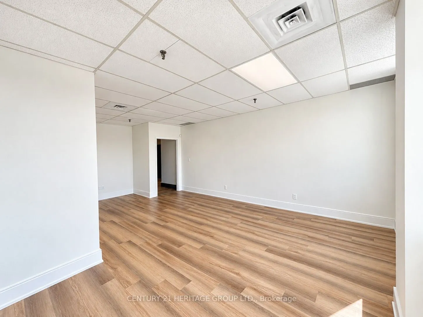 4544 Dufferin Street #207
