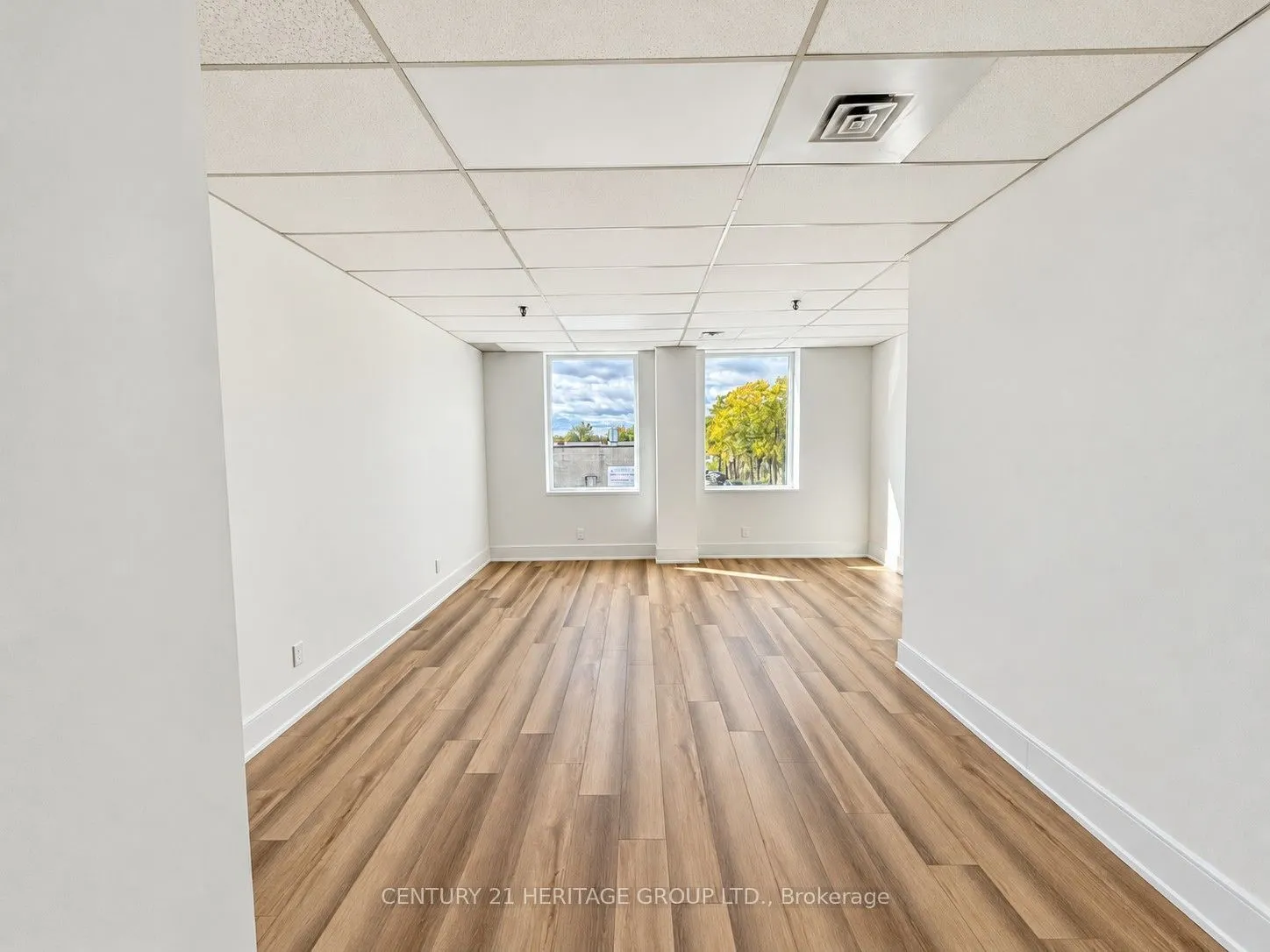 4544 Dufferin Street #207