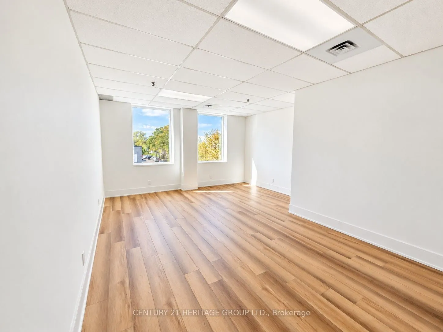 4544 Dufferin Street #207