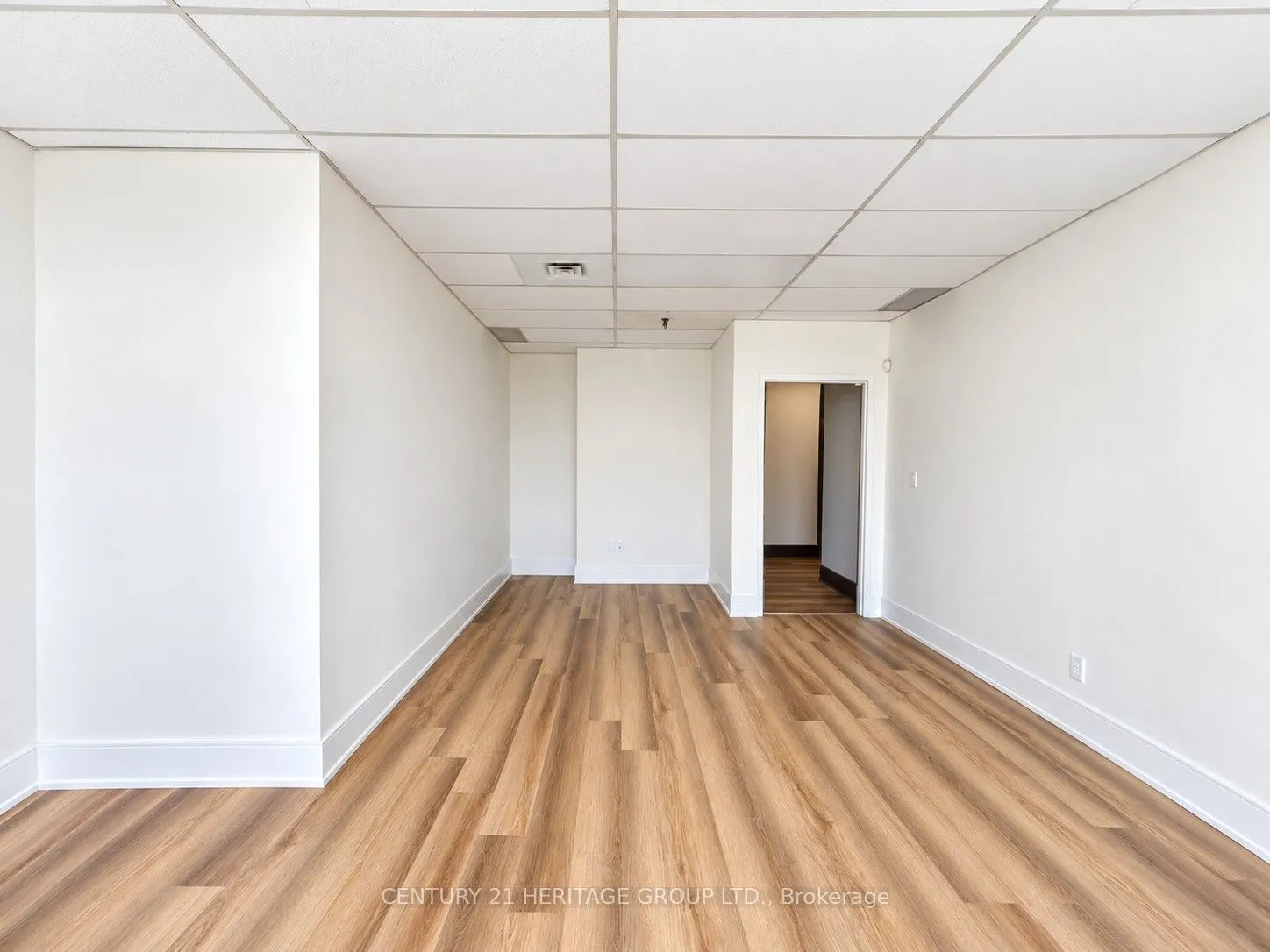 4544 Dufferin Street #207