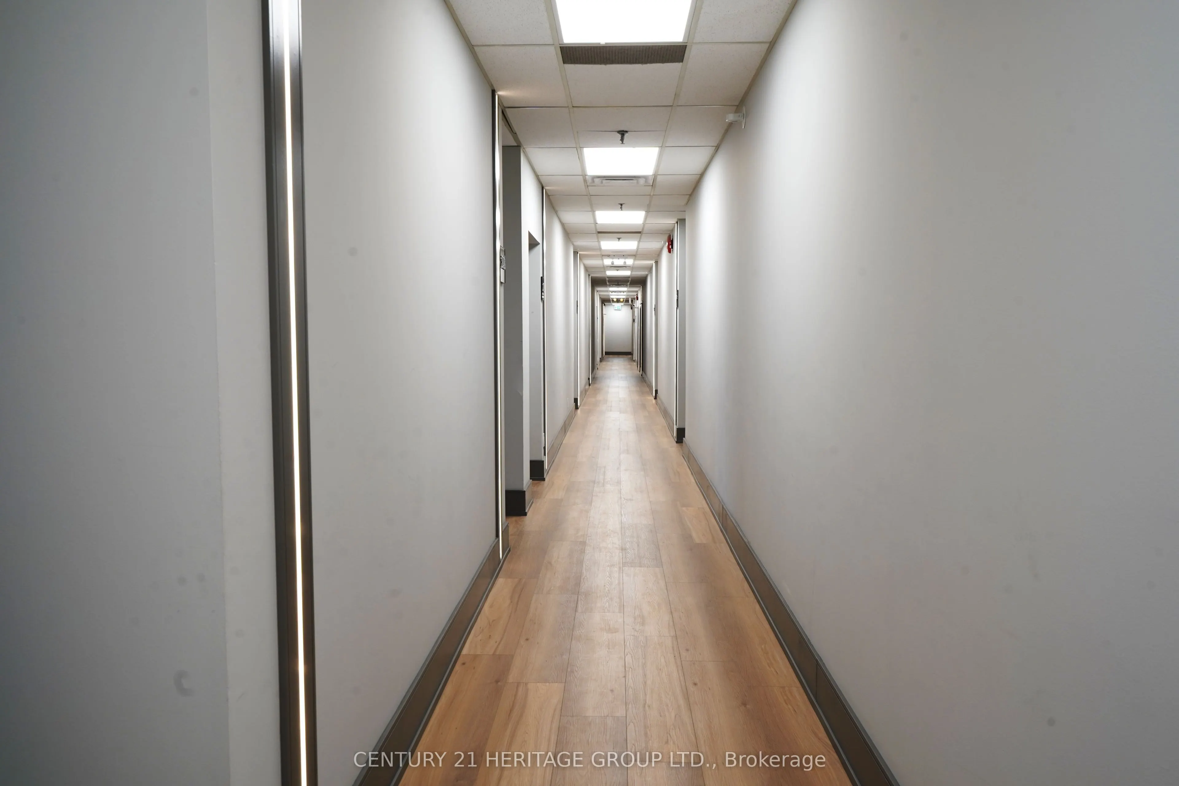 4544 Dufferin Street #207