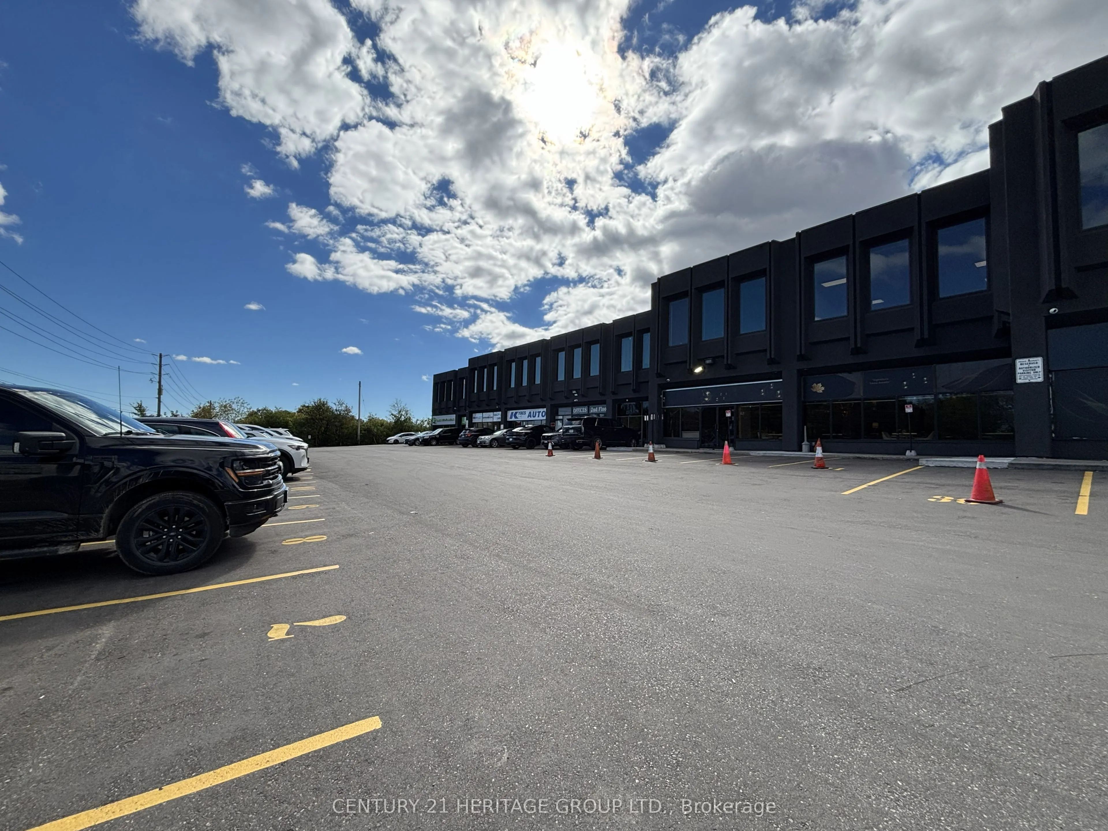 4544 Dufferin Street #207