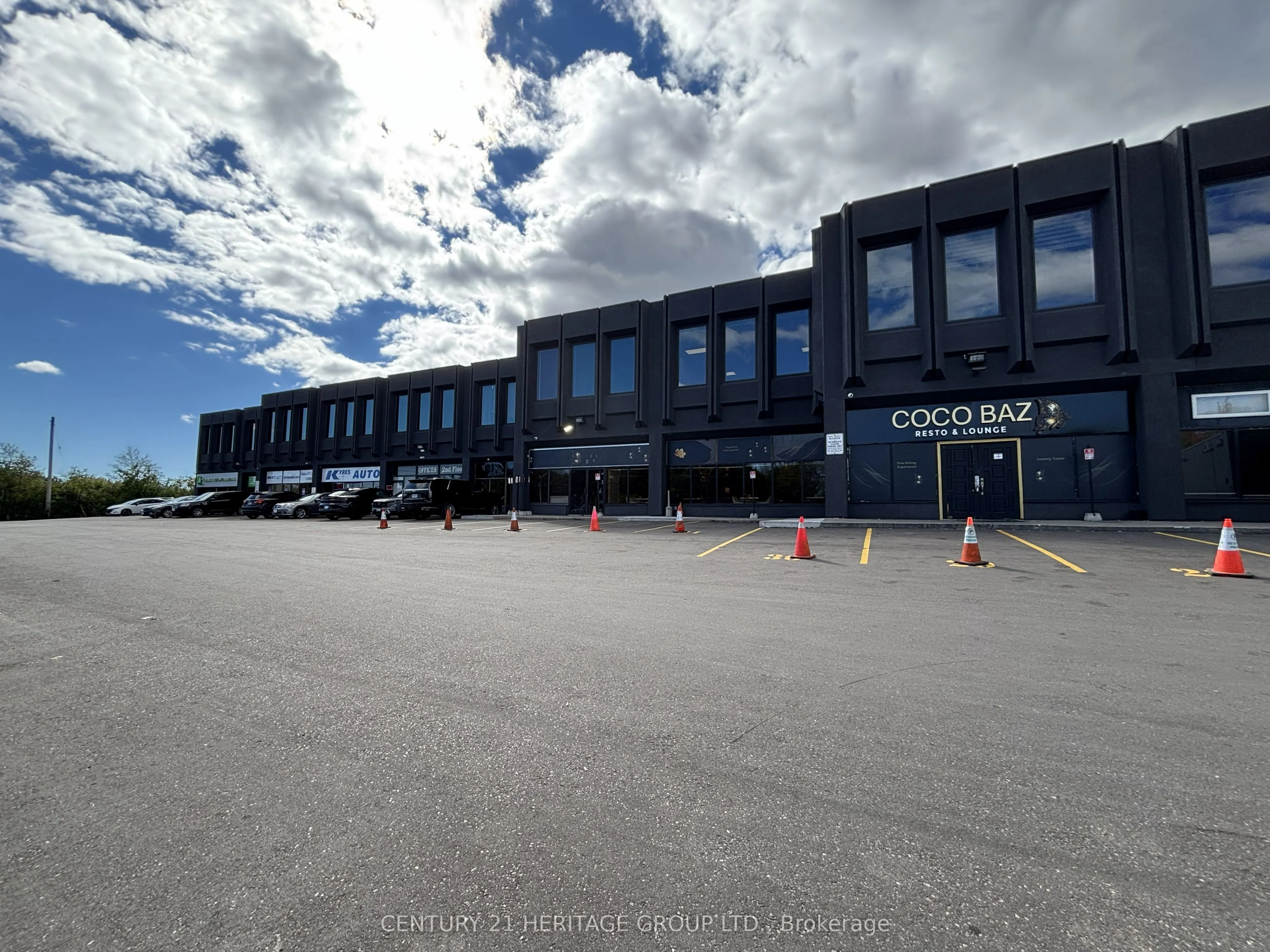 4544 Dufferin Street #207