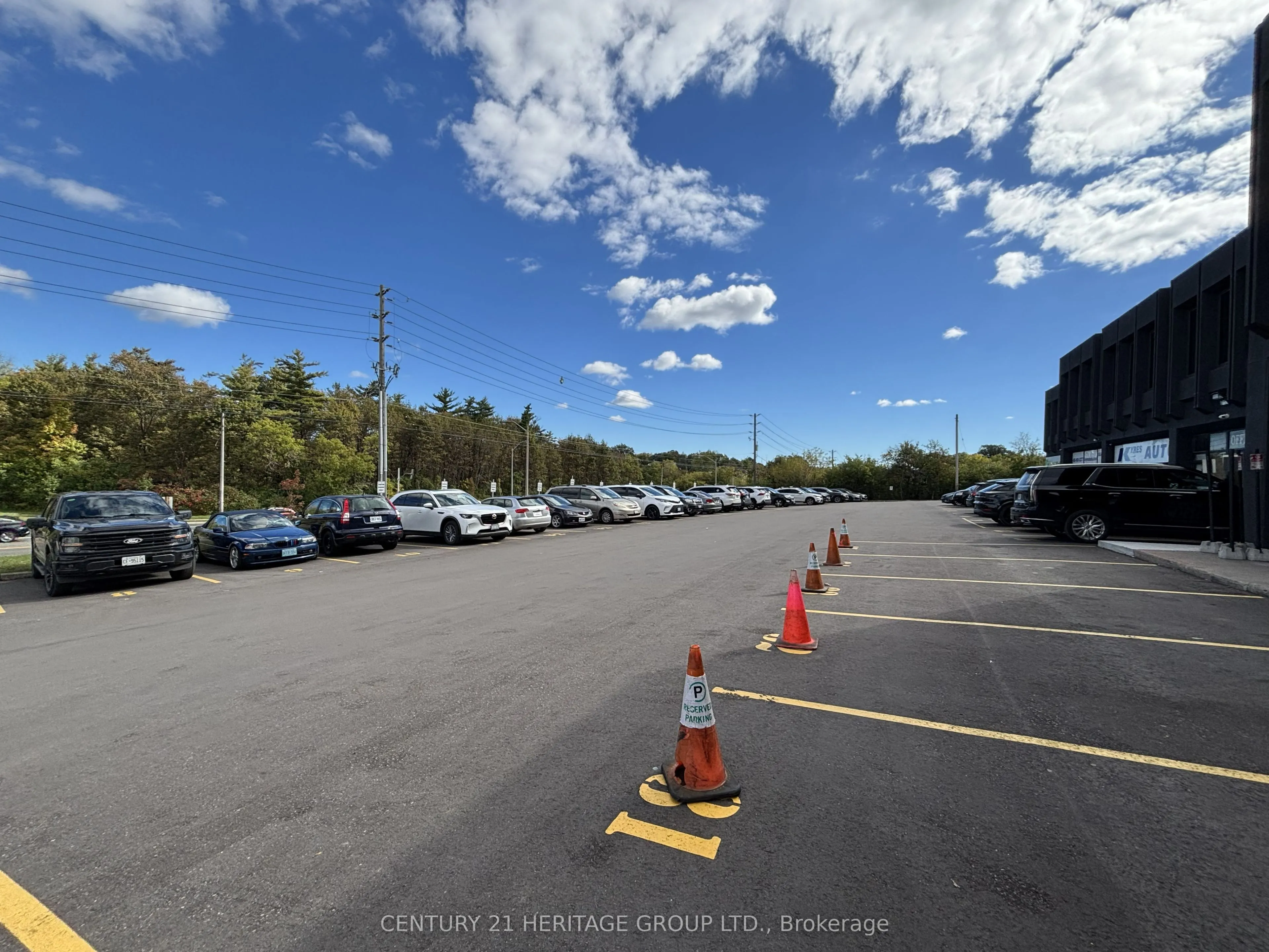 4544 Dufferin Street #207