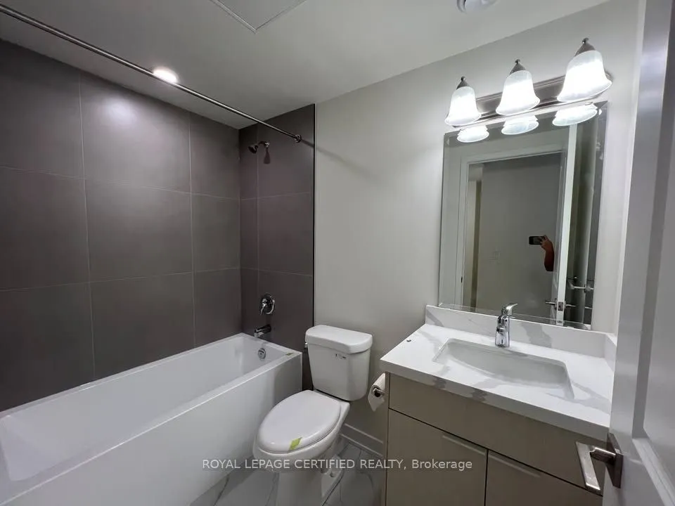 2825 Jane Street #818