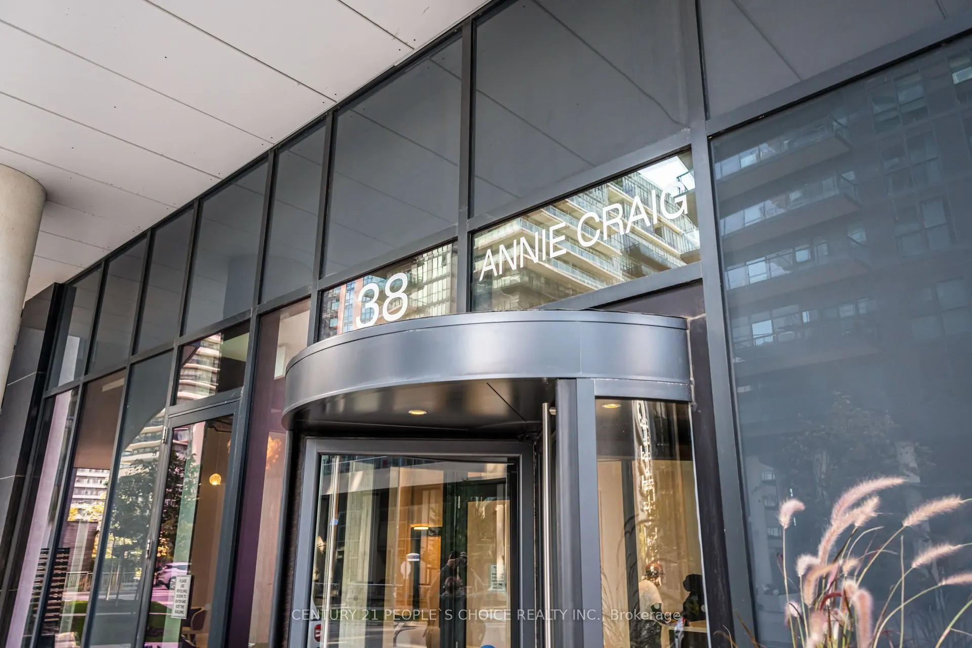 38 annie craig Drive #4401