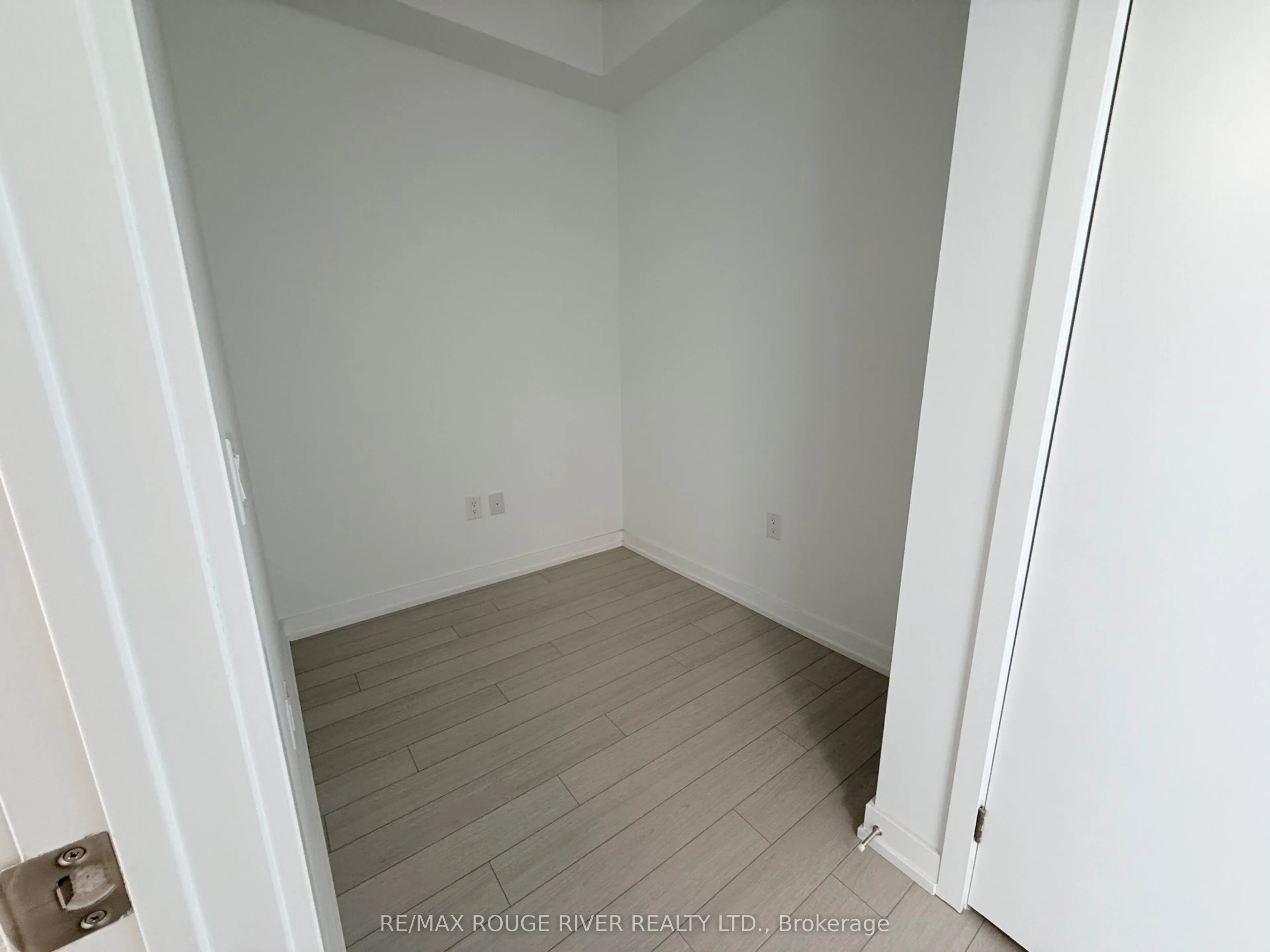 4010 Eglinton Avenue W #2616