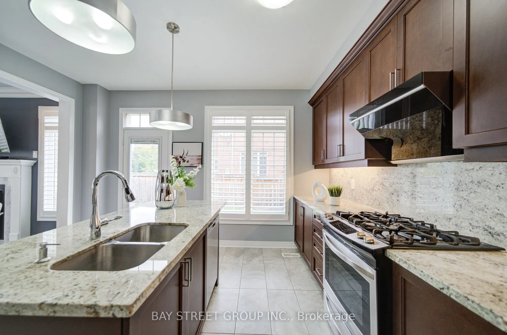 382 Begonia Gardens
