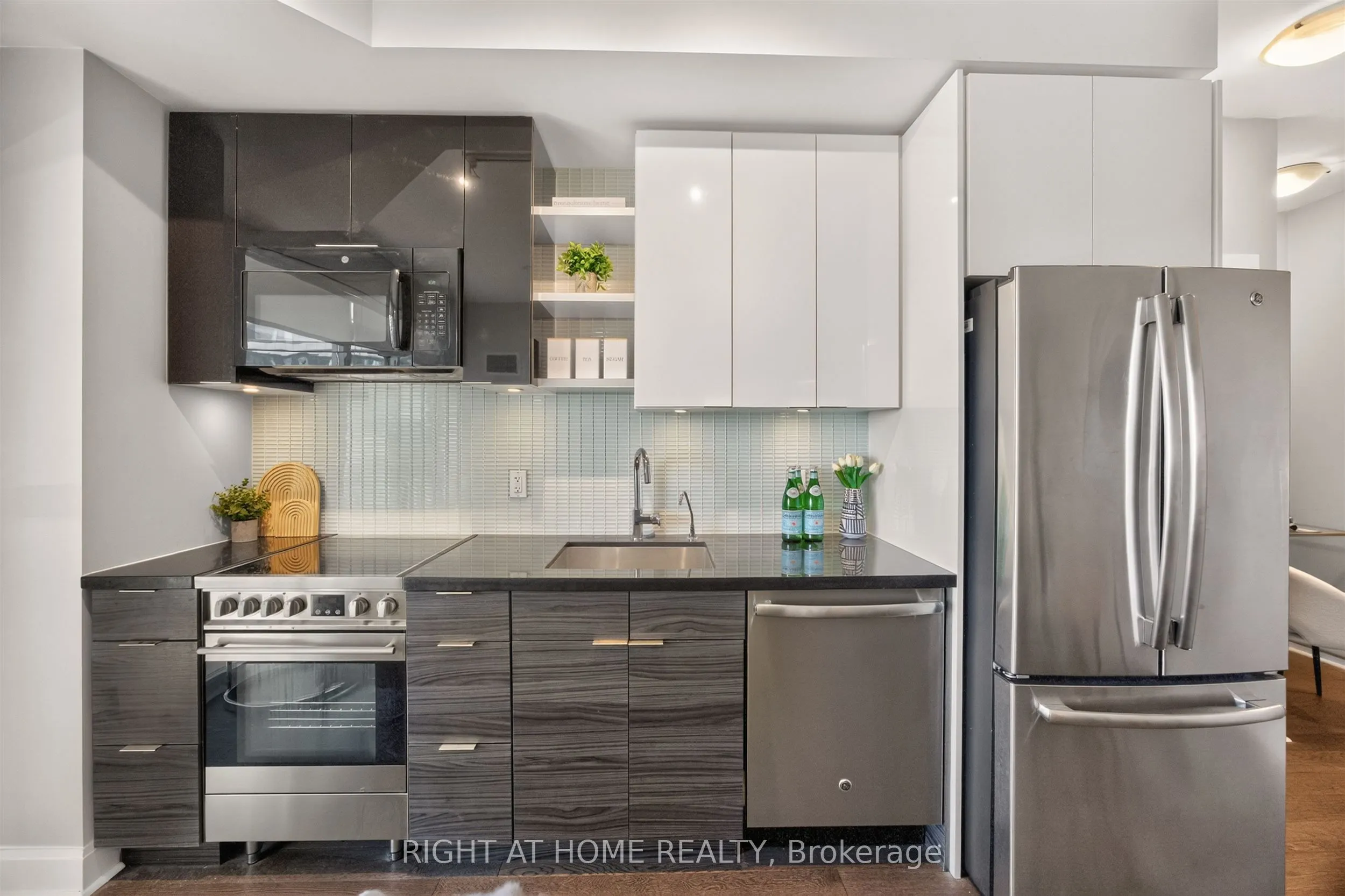 33 Shore Breeze Drive #1801