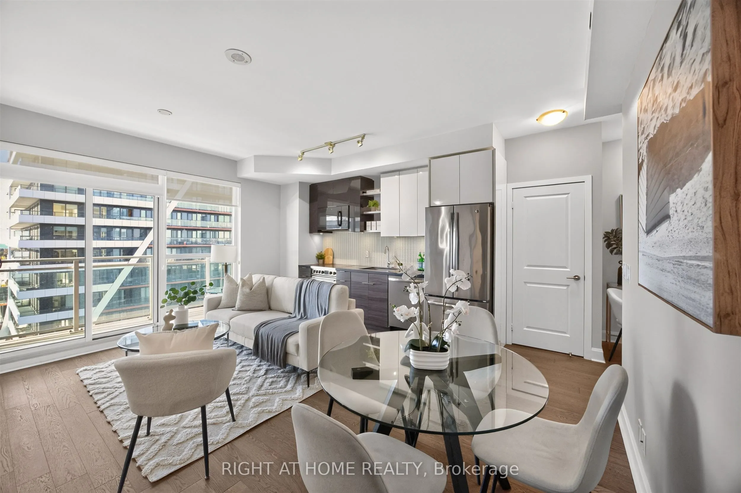 33 Shore Breeze Drive #1801