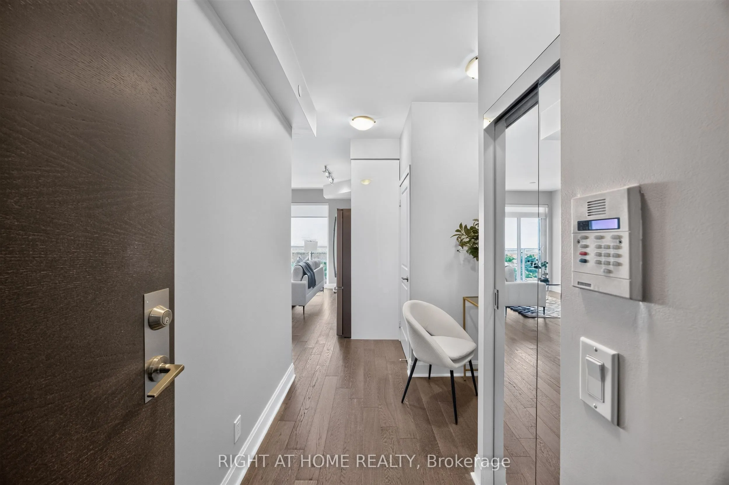 33 Shore Breeze Drive #1801