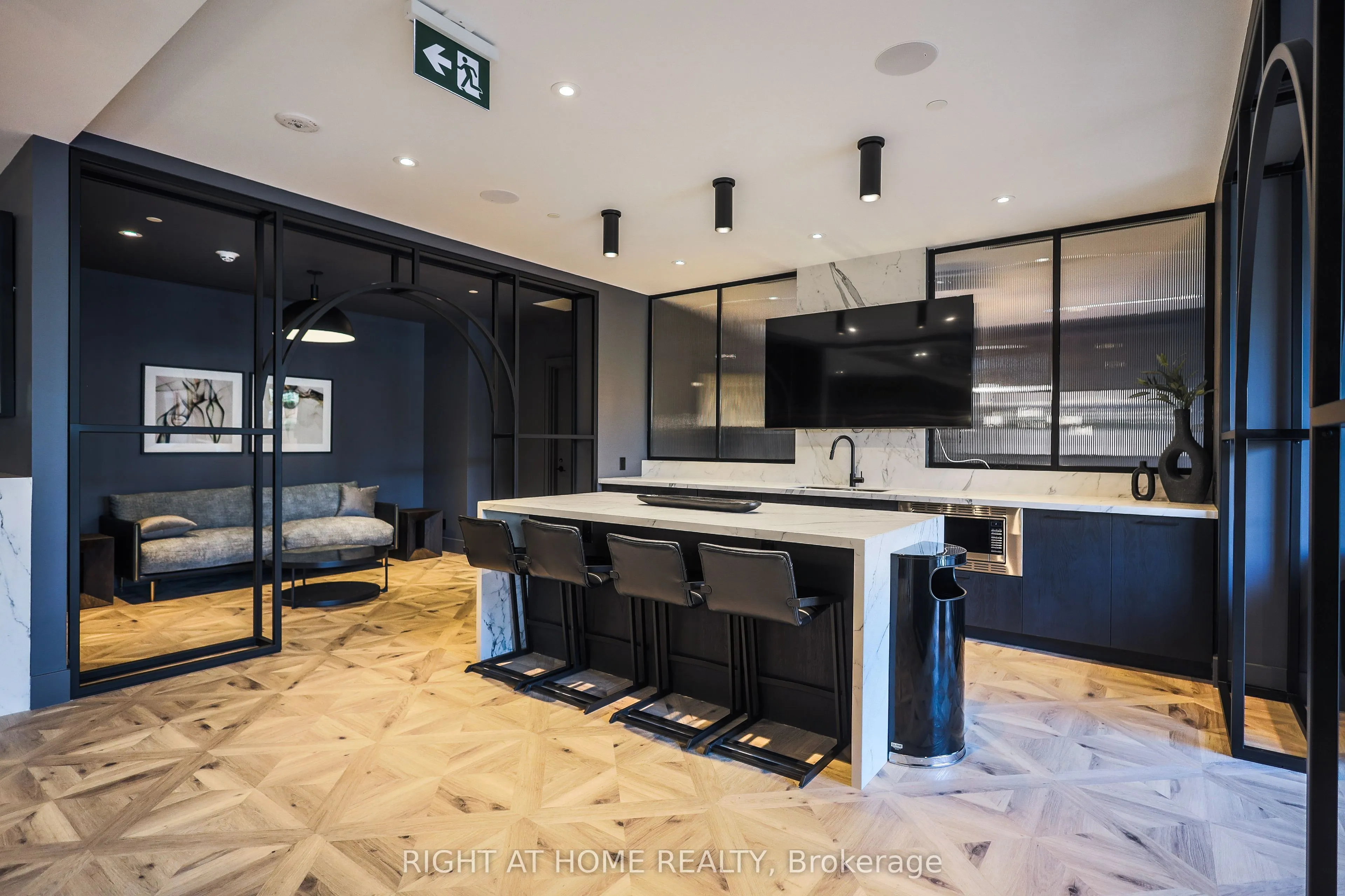 285 Dufferin Street #1405