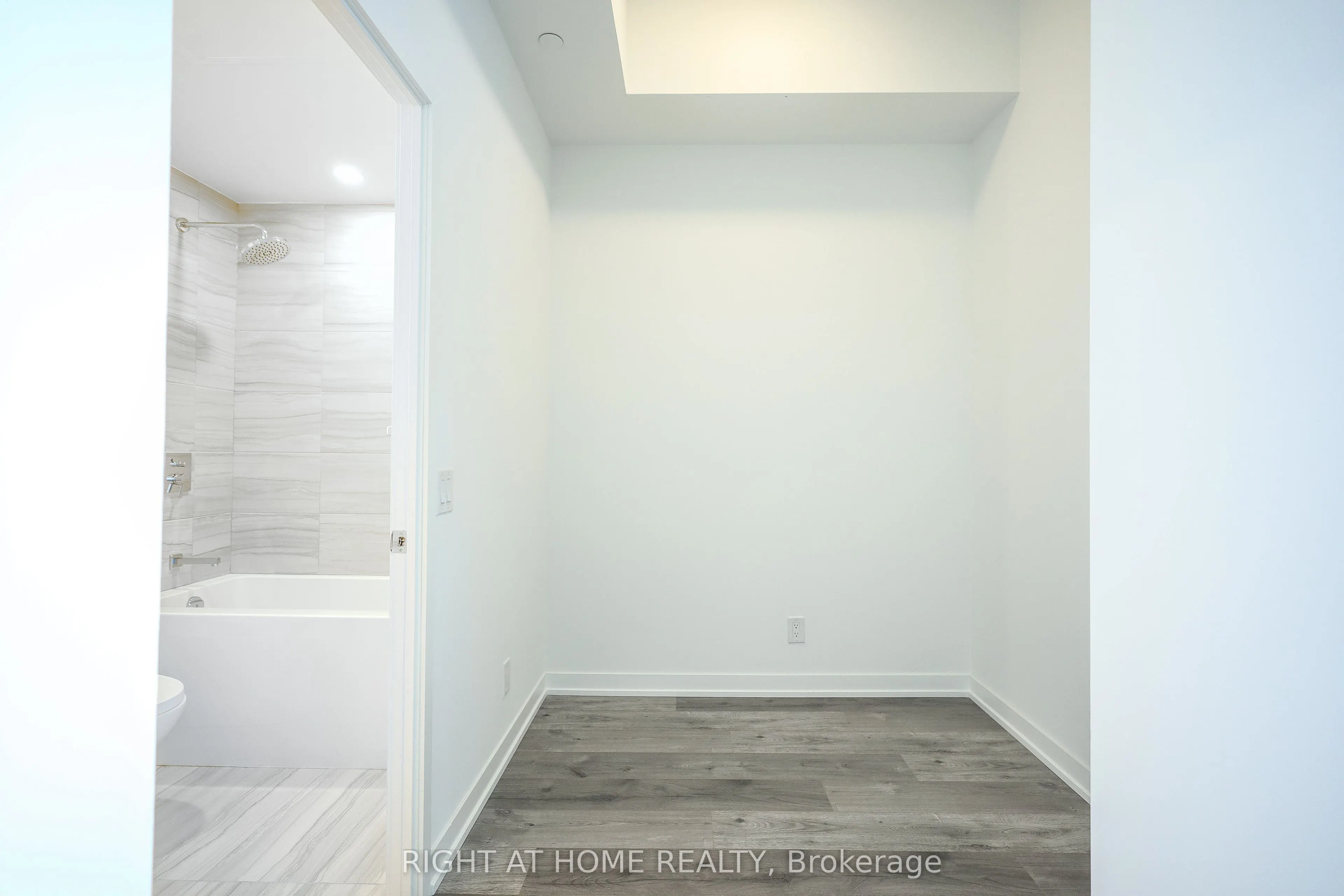 285 Dufferin Street #1405