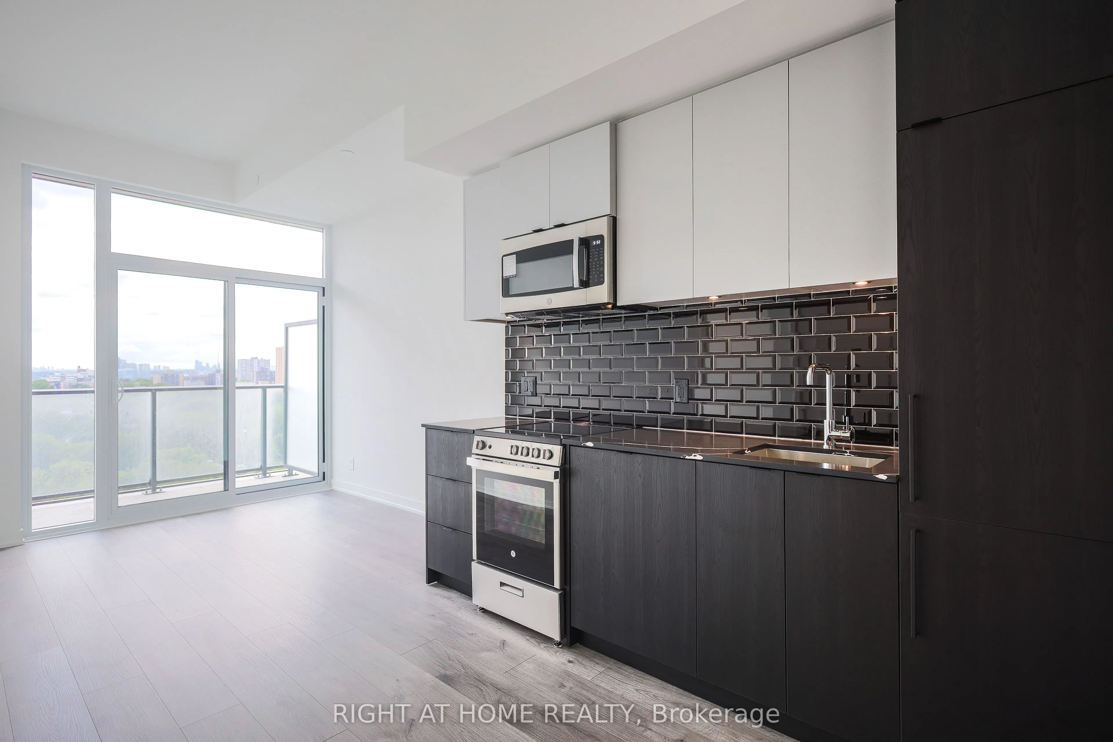 285 Dufferin Street #1405