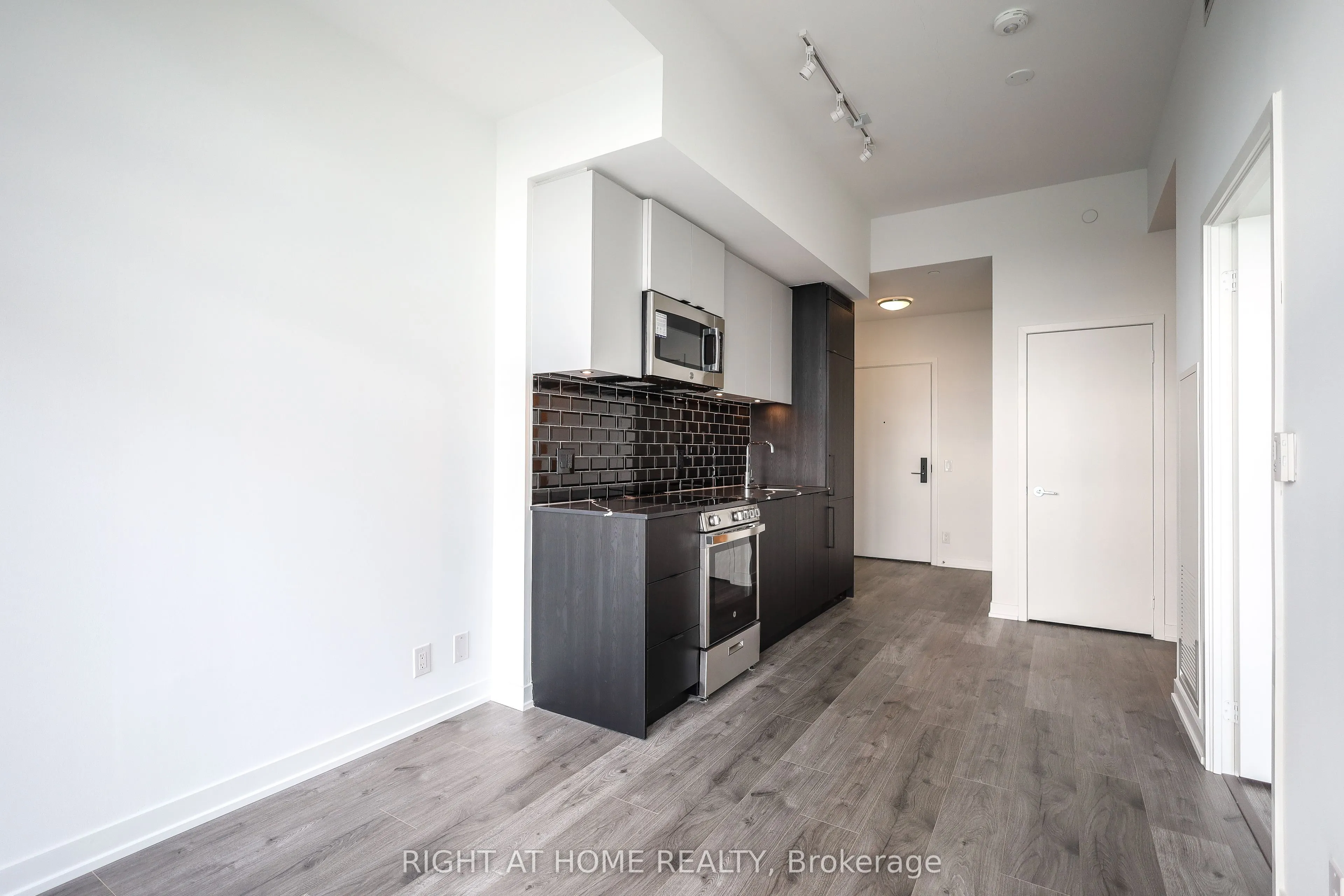 285 Dufferin Street #1405