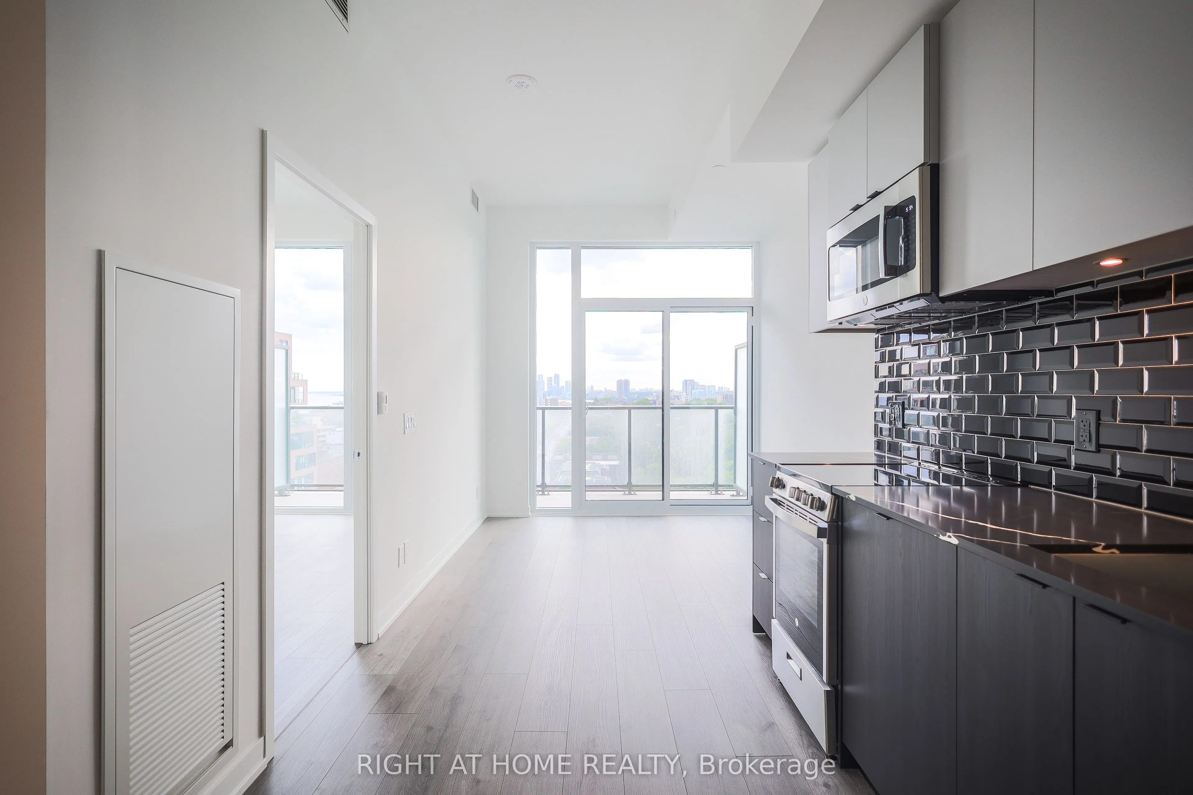 285 Dufferin Street #1405